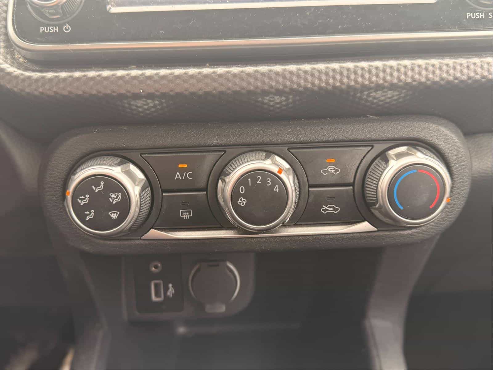 Image 14 Nissan Kicks S 2020