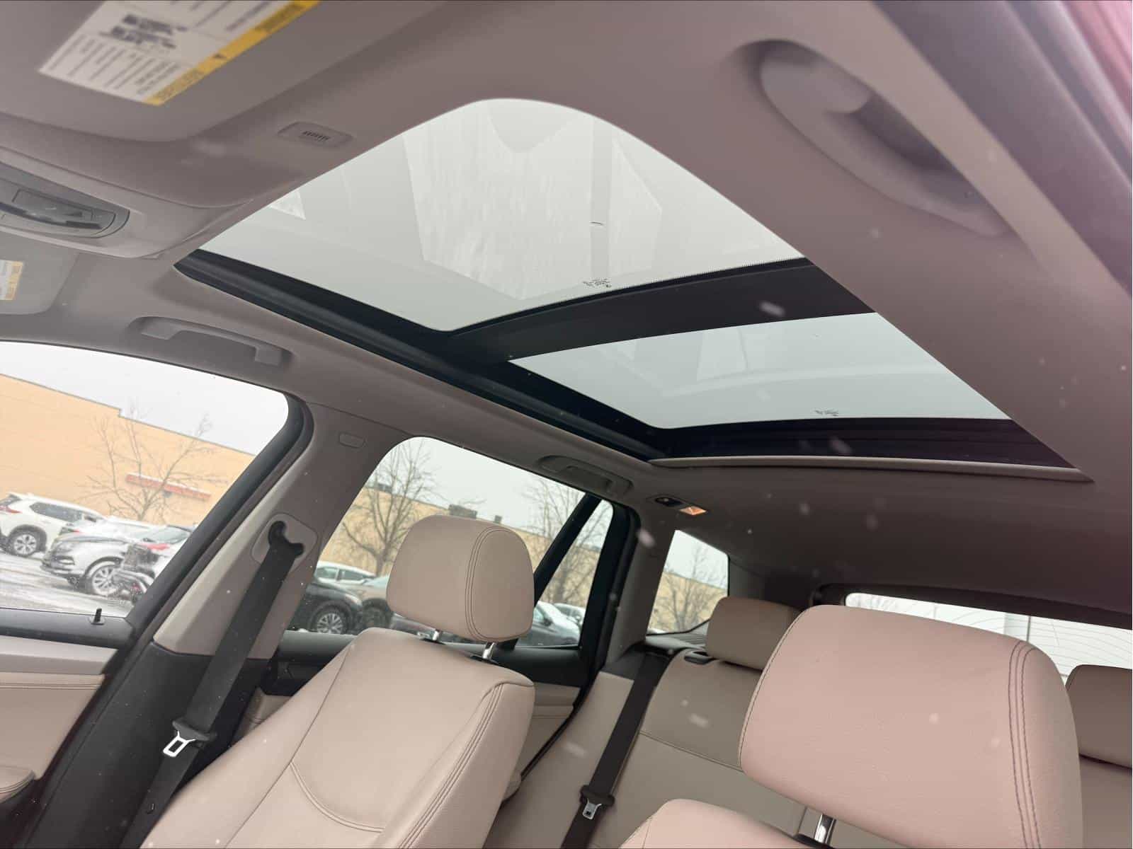 2012 BMW X3 xDrive28i - Image 11