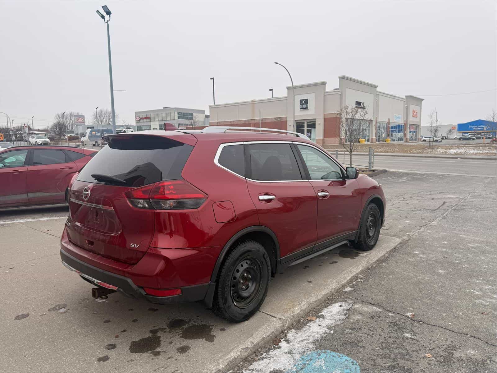 2018 Nissan Rogue SV - Image 3