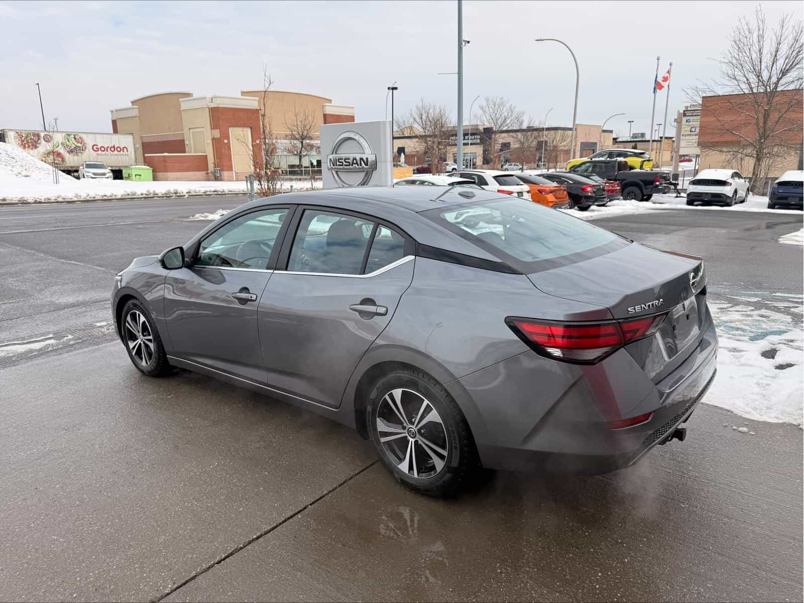 2020 Nissan Sentra SV - Image 5