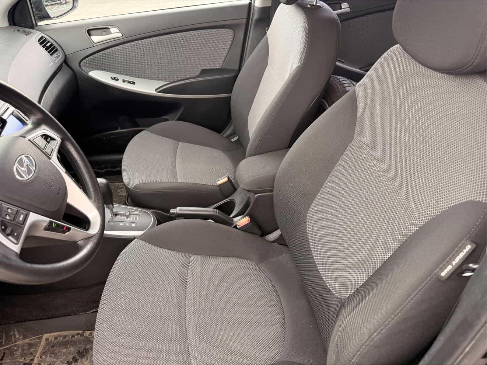 Image 8 Hyundai Accent GL 2014