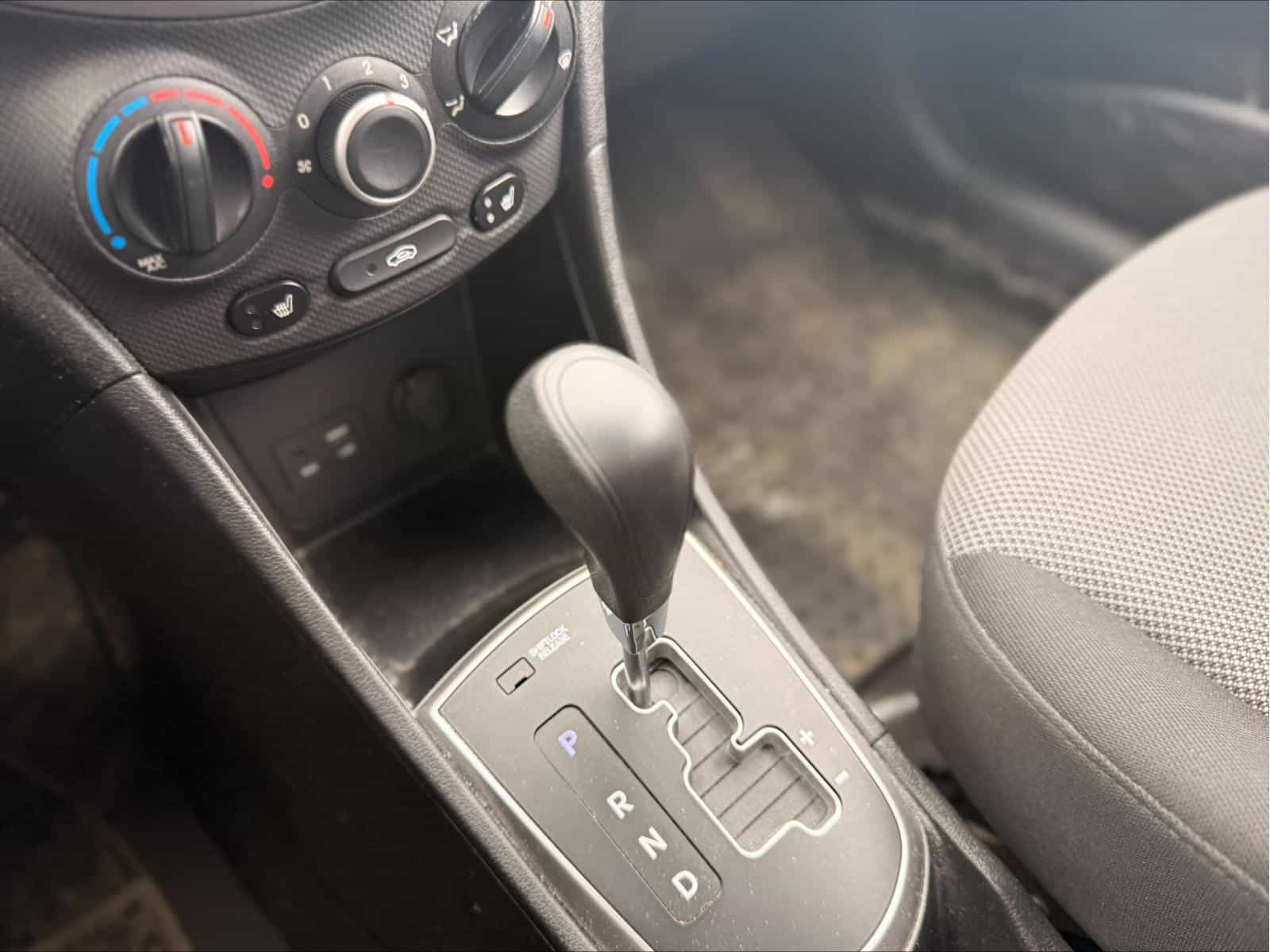 Image 11 Hyundai Accent GL 2014