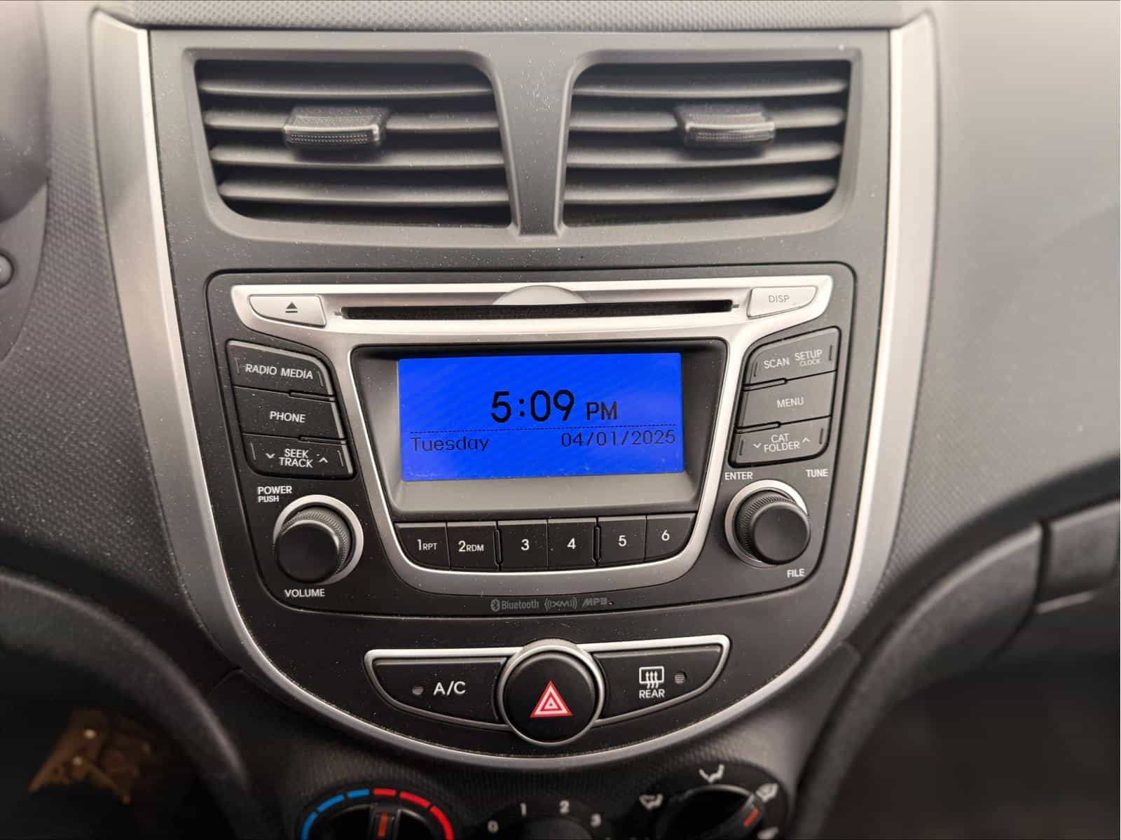 Image 12 Hyundai Accent GL 2014