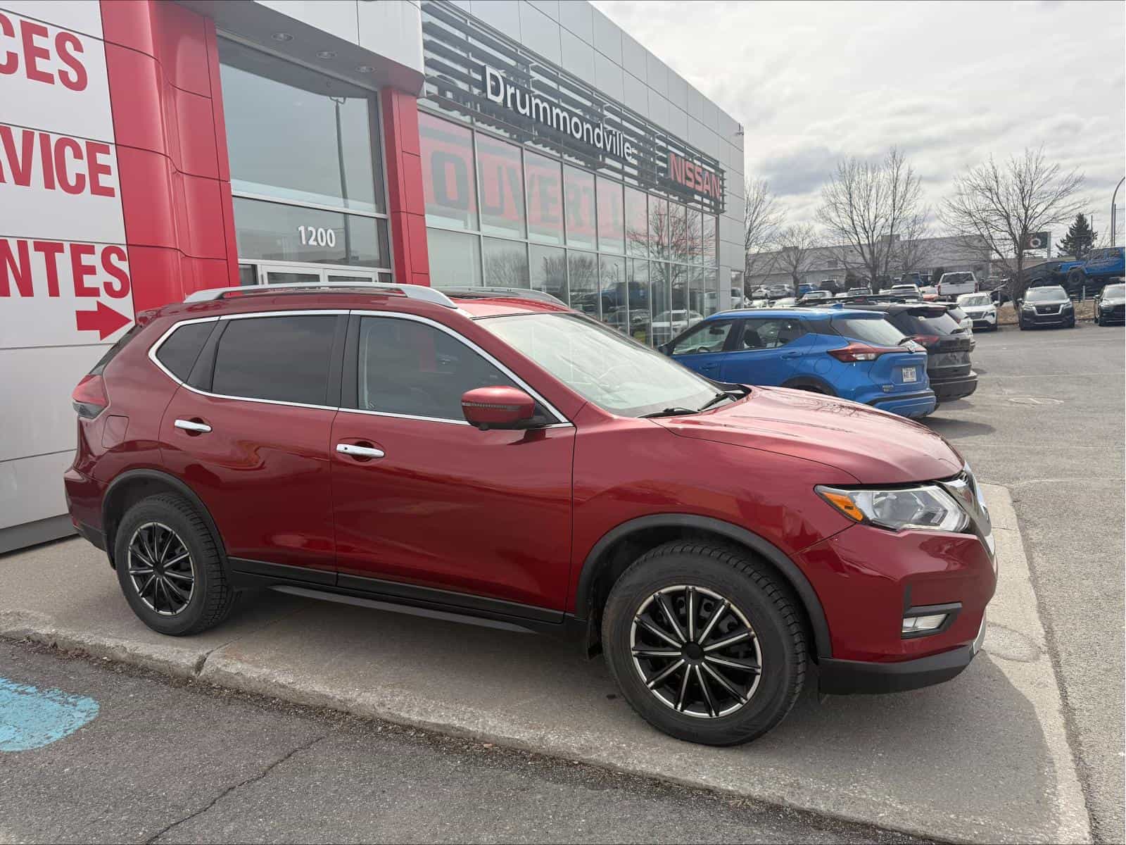 Image 1 Nissan Rogue SV 2018