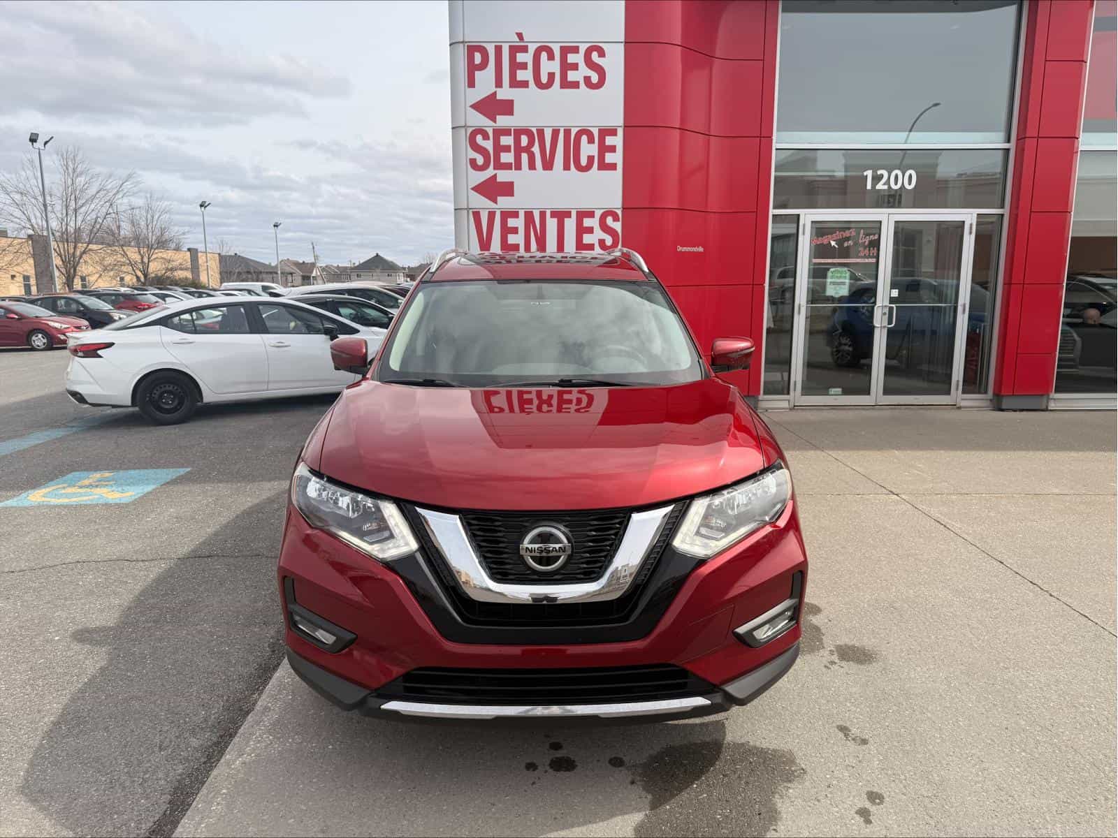 Image 3 Nissan Rogue SV 2018