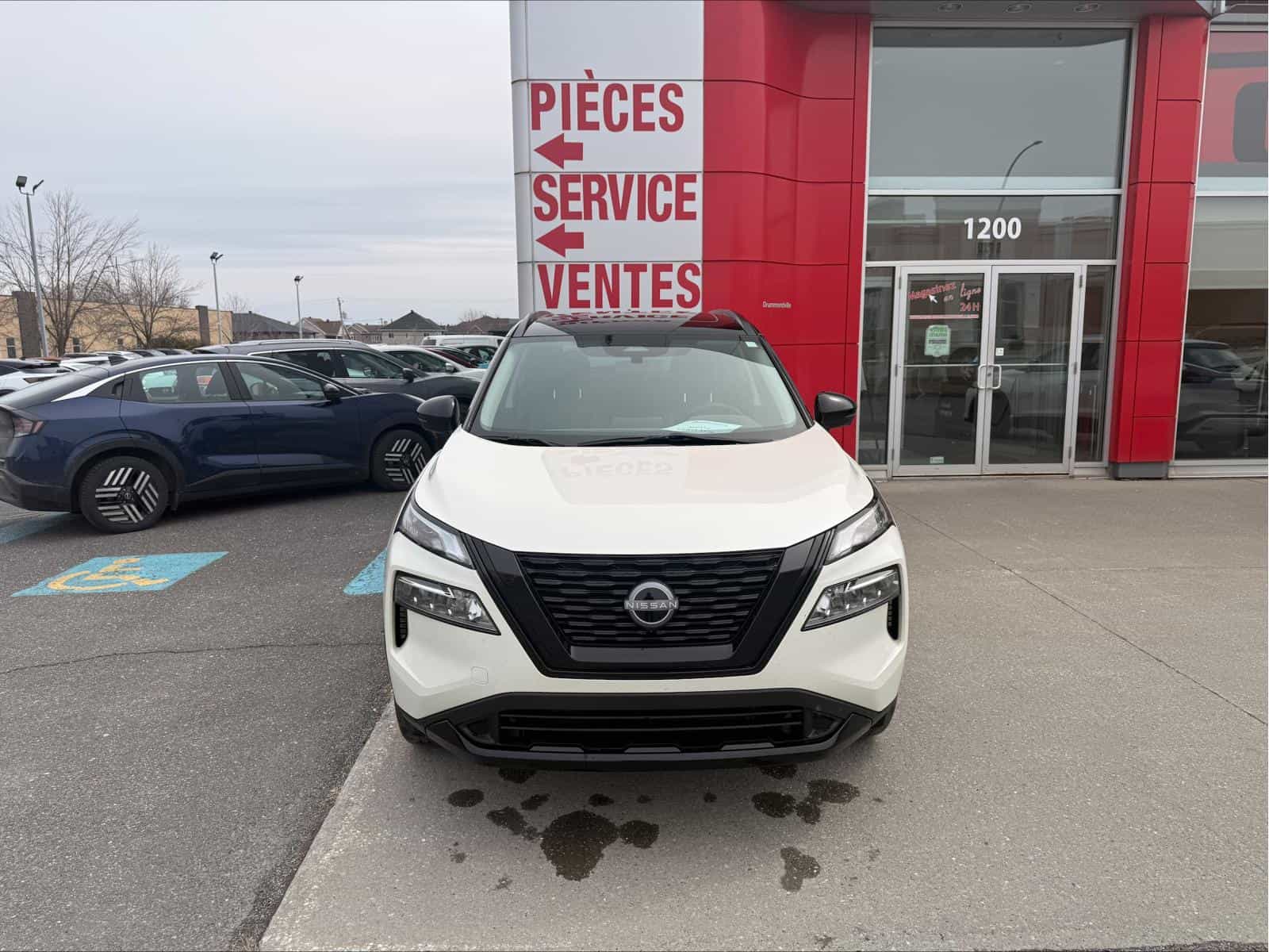 Image 3 Nissan Rogue SV Midnight 2023