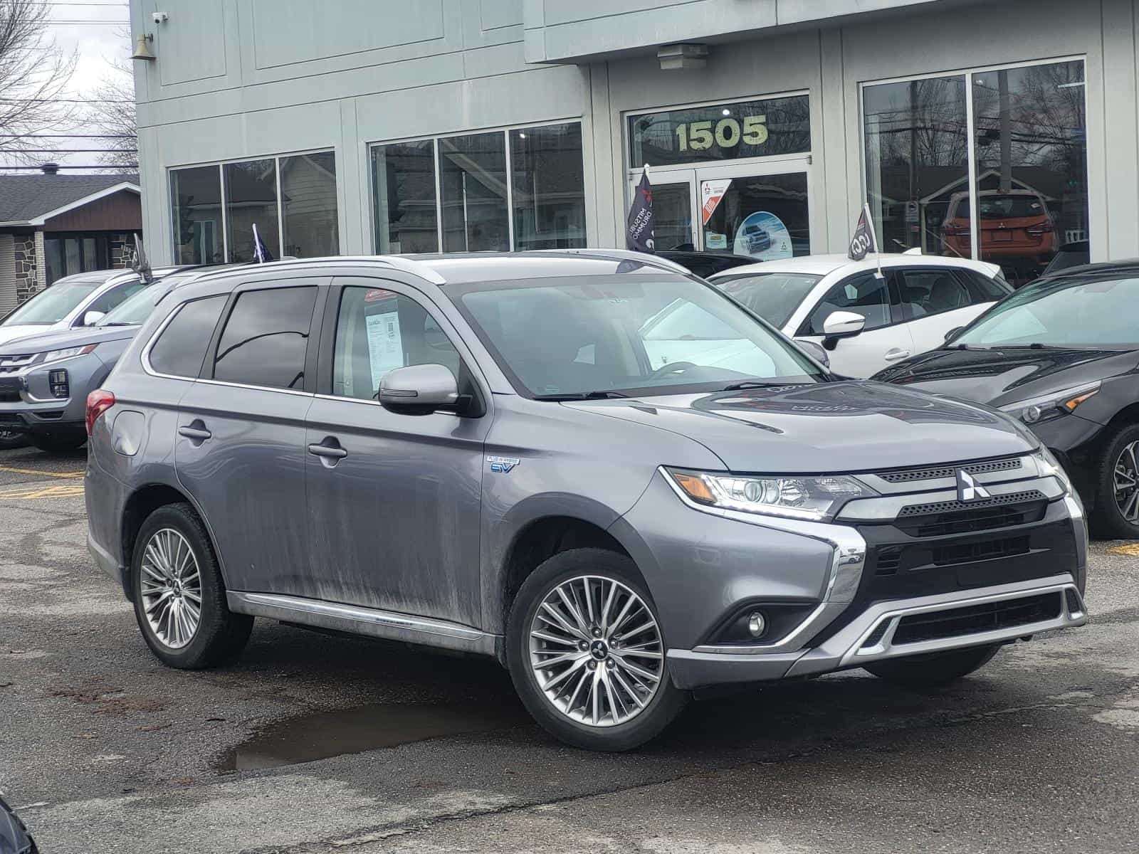 2020 Mitsubishi Outlander PHEV SE - Image 1
