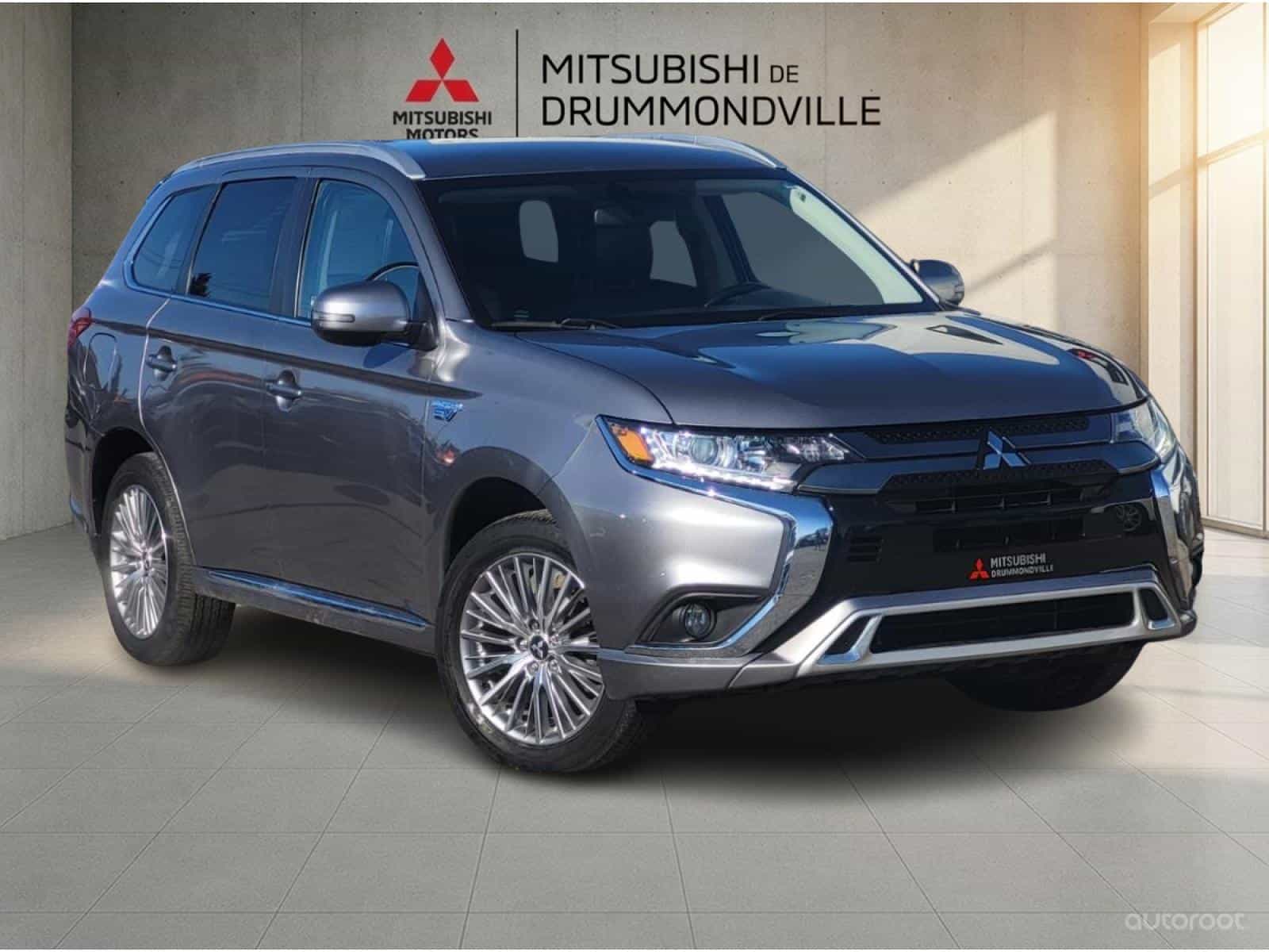 2020 Mitsubishi Outlander PHEV SE - Image 1