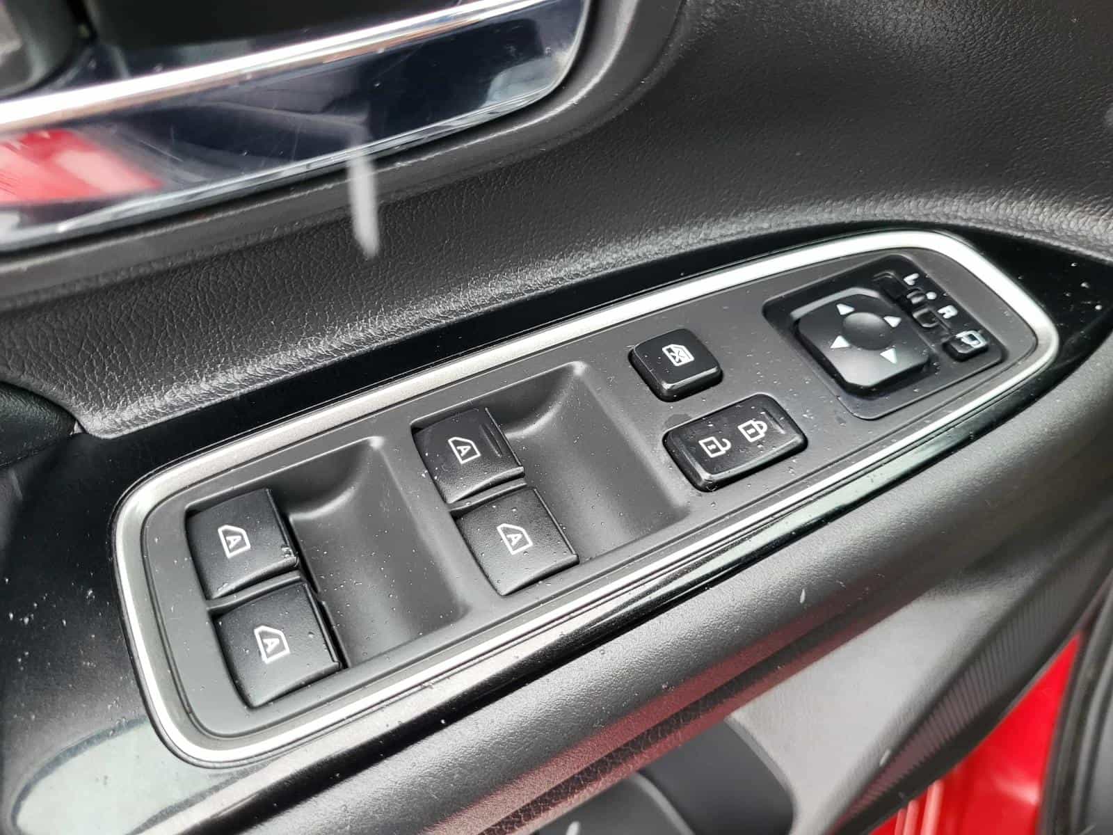 2022 Mitsubishi Outlander PHEV Black Edition - Image 11