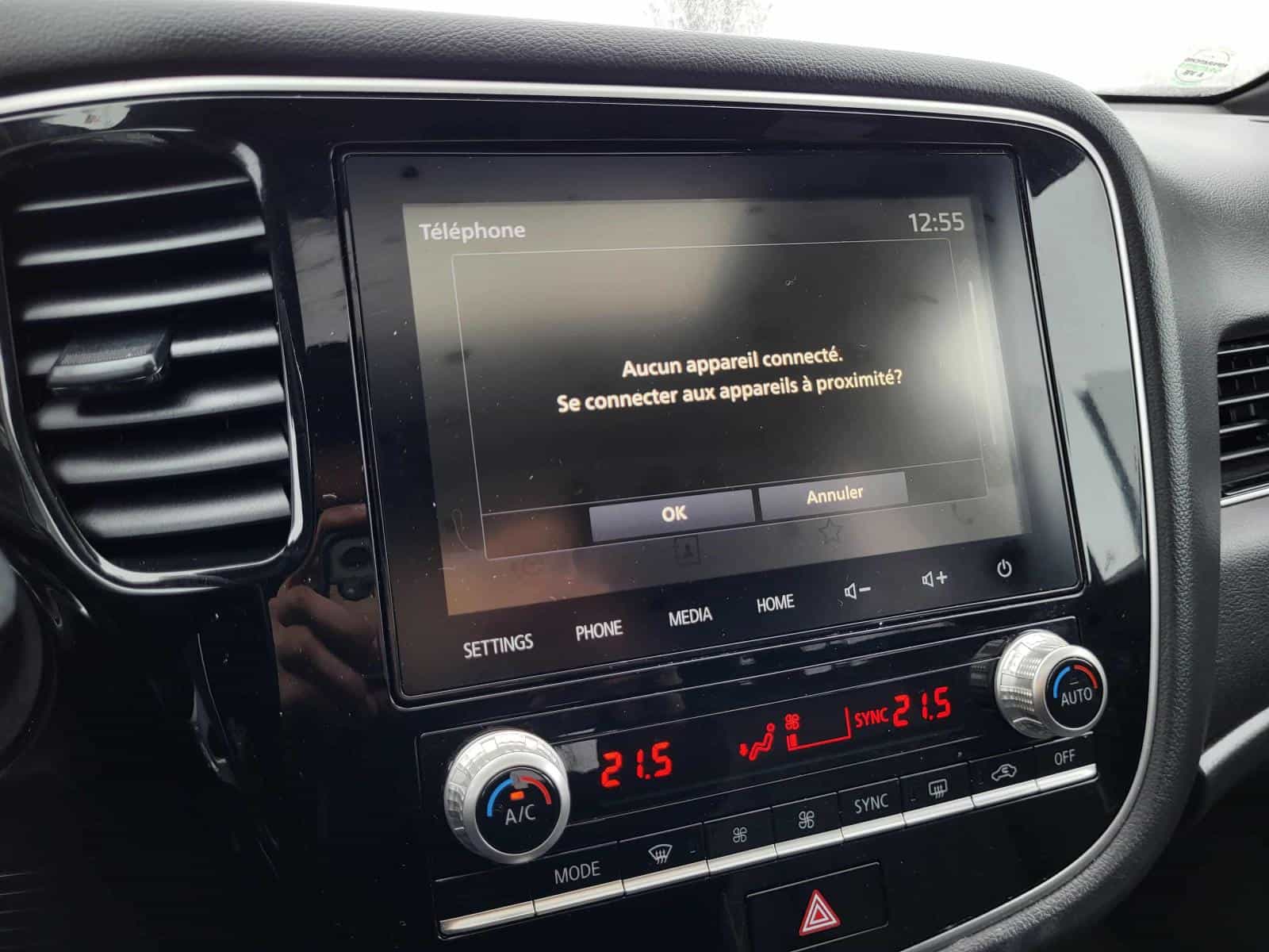 2022 Mitsubishi Outlander PHEV Black Edition - Image 6