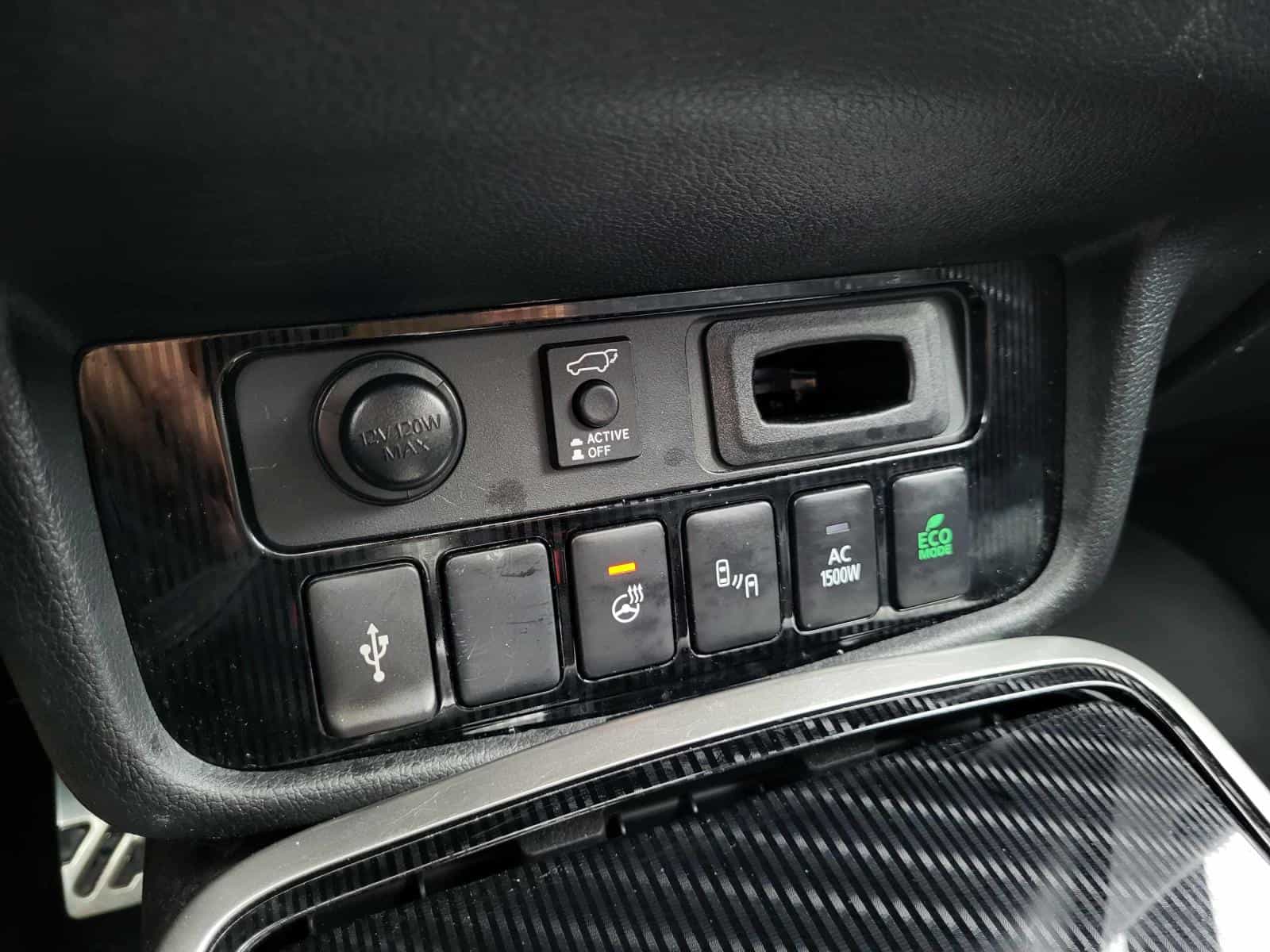 2022 Mitsubishi Outlander PHEV Black Edition - Image 8