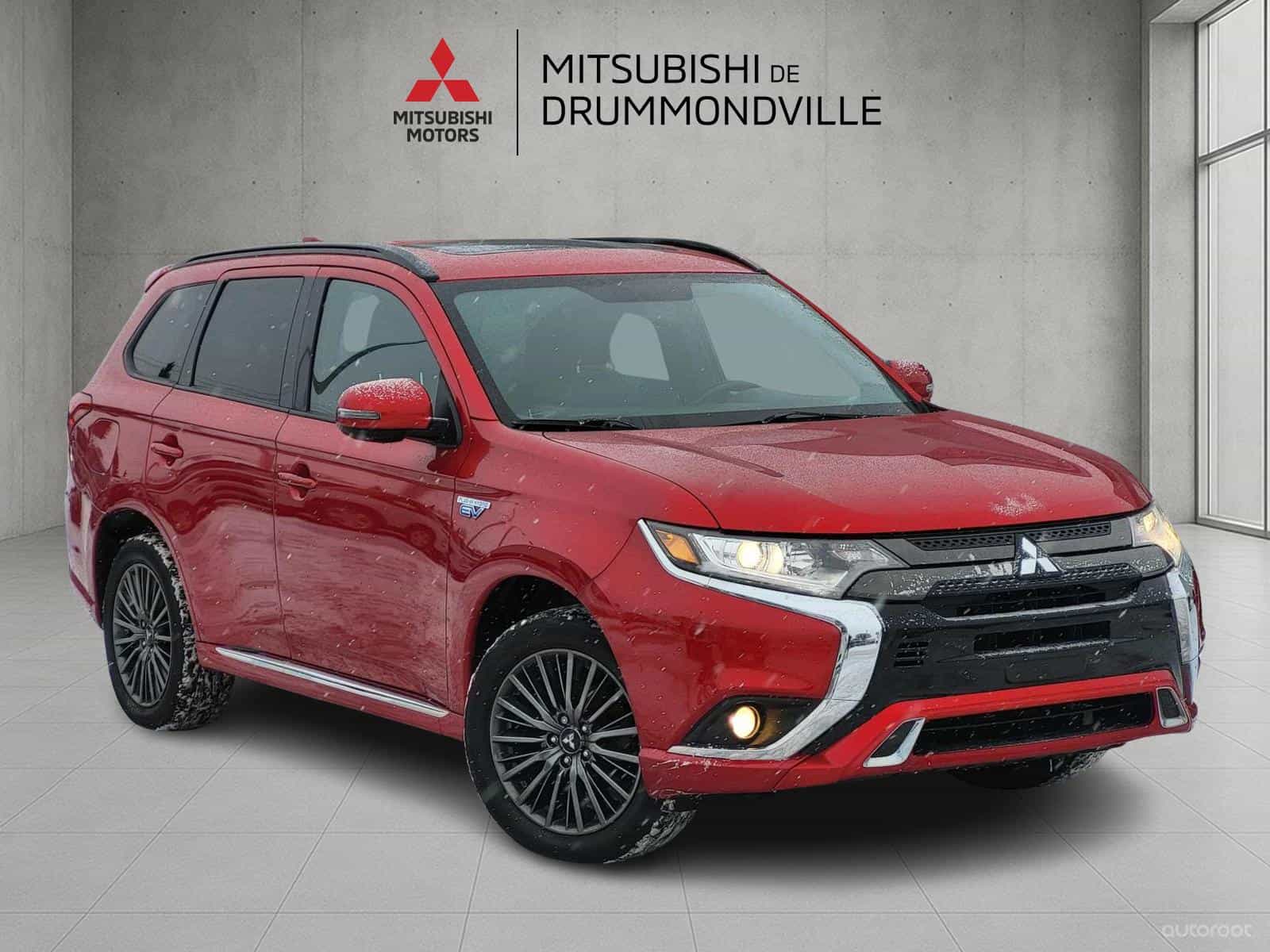 2022 Mitsubishi Outlander PHEV Black Edition - Image 1