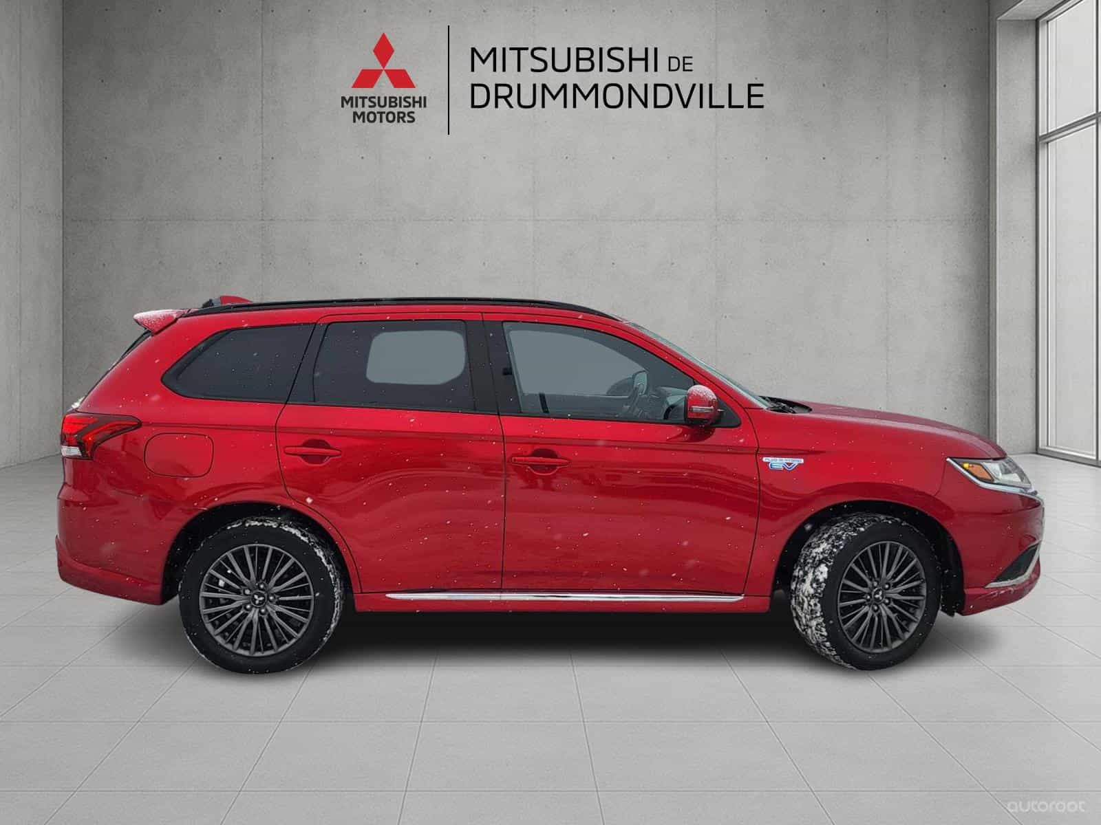2022 Mitsubishi Outlander PHEV Black Edition - Image 2