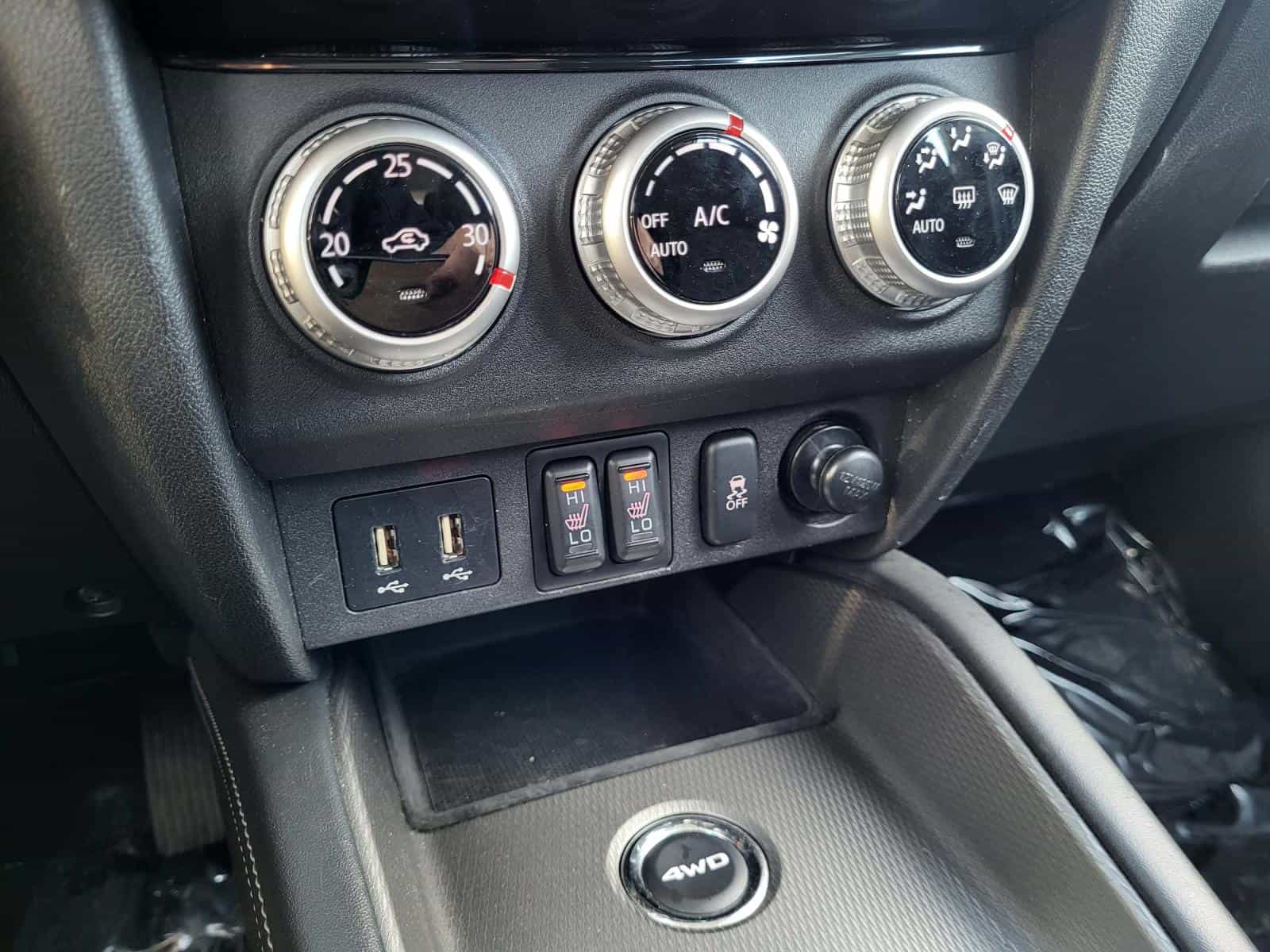 Image 12 Mitsubishi RVR ES 2024