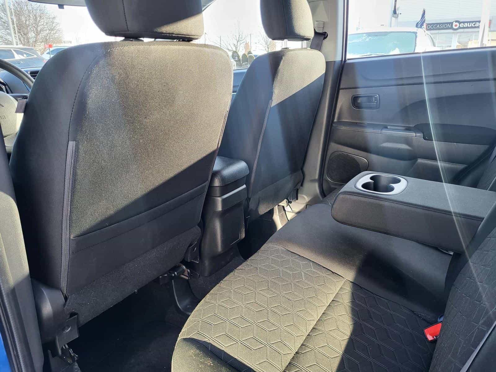 Image 15 Mitsubishi RVR ES 2024