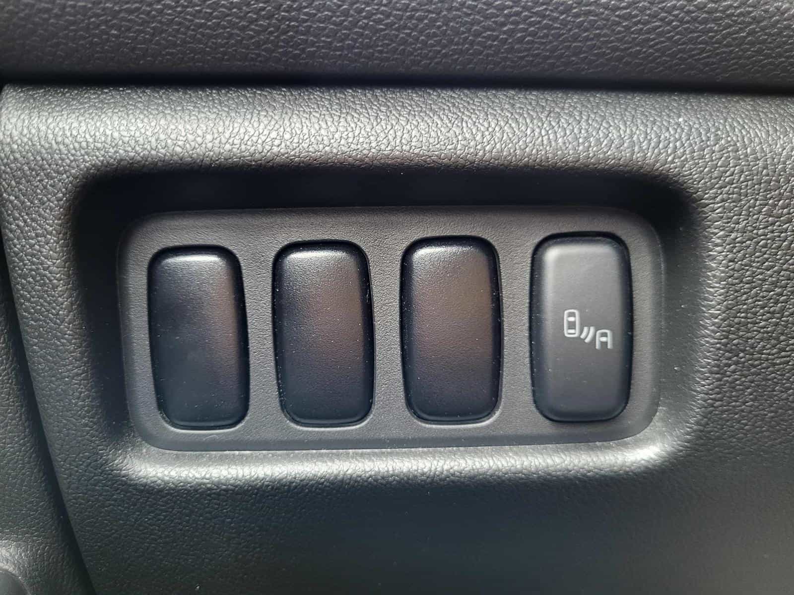 2024 Mitsubishi RVR SE - Image 13