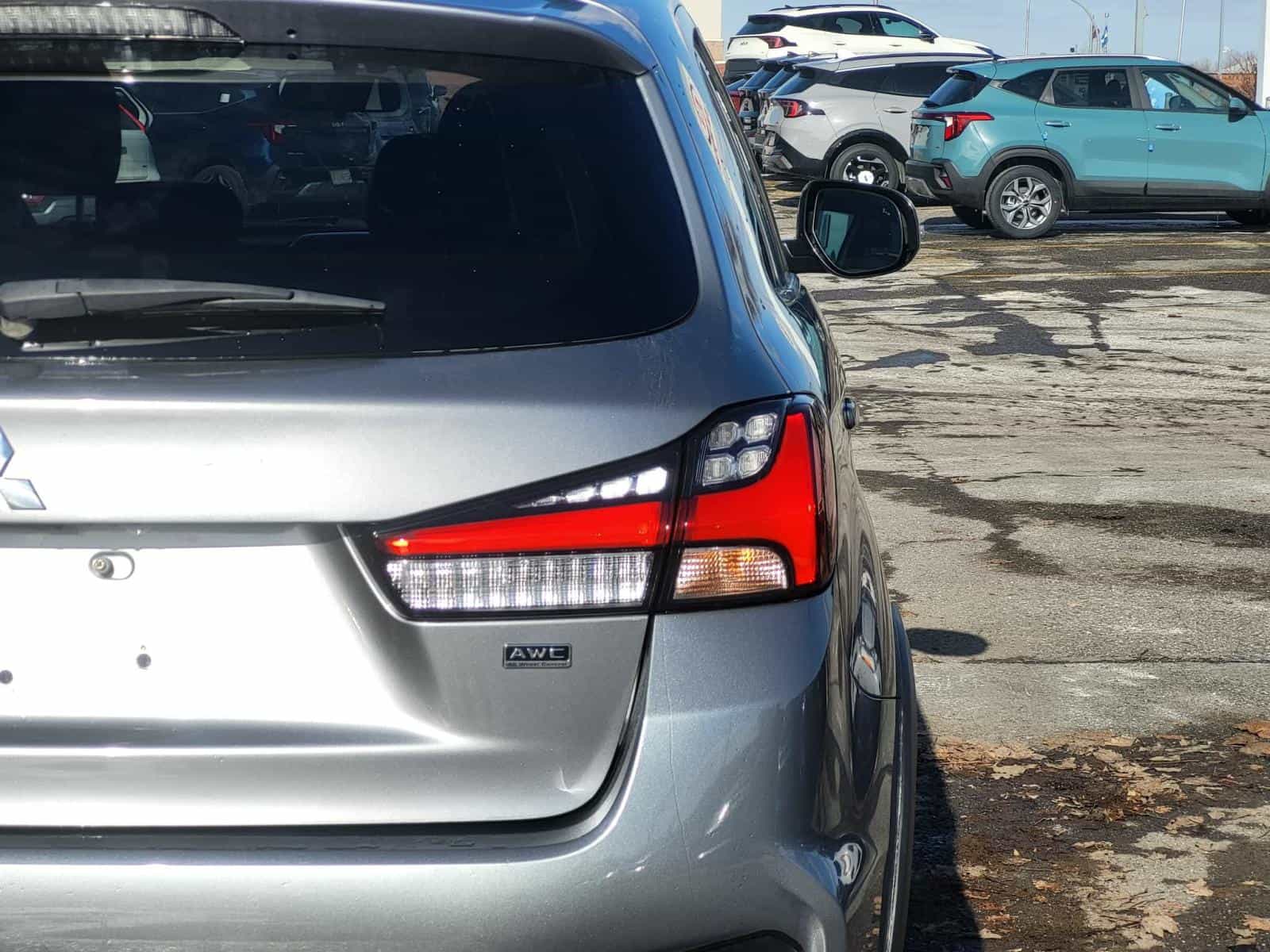 2022 Mitsubishi RVR SEL - Image 4