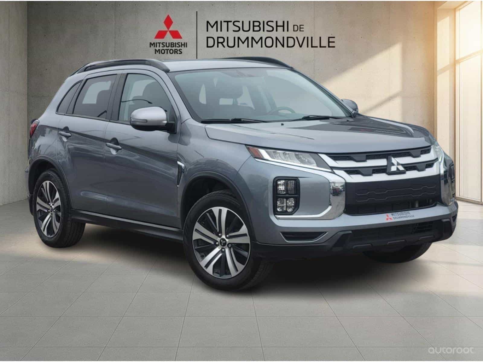 2022 Mitsubishi RVR SEL - Image 1