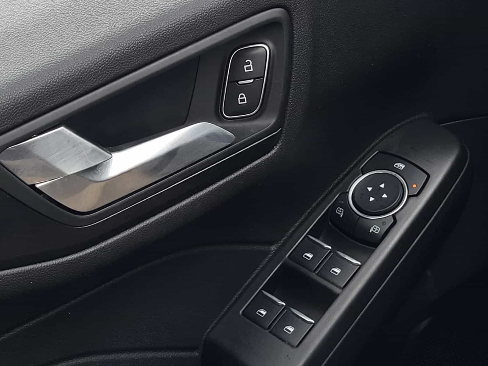 2021 Ford Escape SEL 2.0T - Image 17