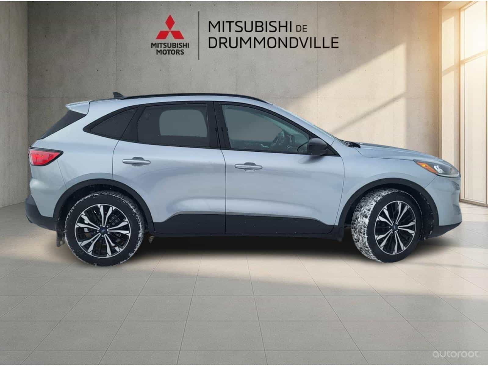 2021 Ford Escape SEL 2.0T - Image 2