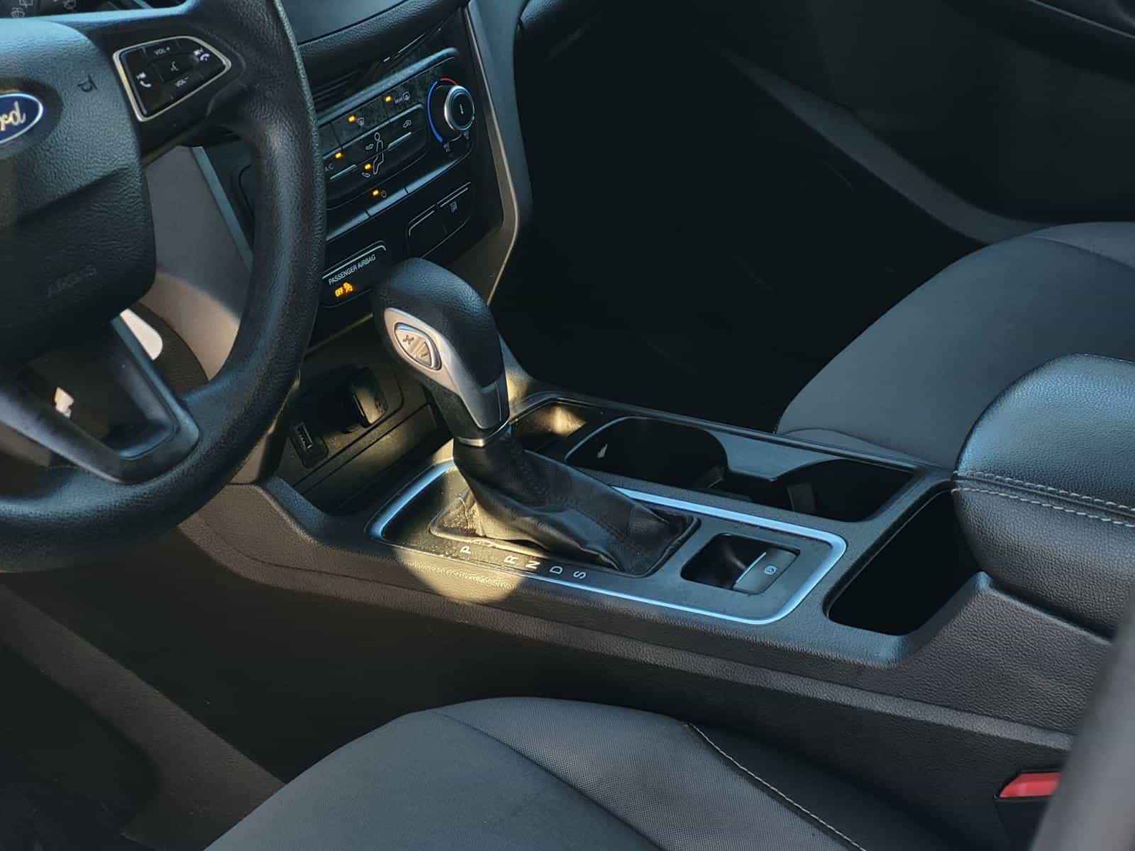 Image 16 Ford Escape S 2017