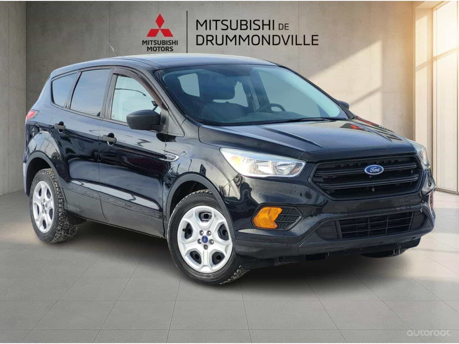 Image 1 Ford Escape S 2017