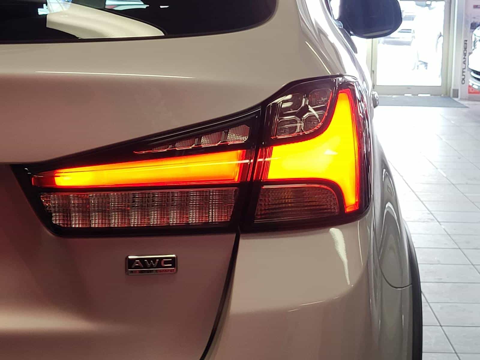 2025 Mitsubishi RVR SE - Image 3