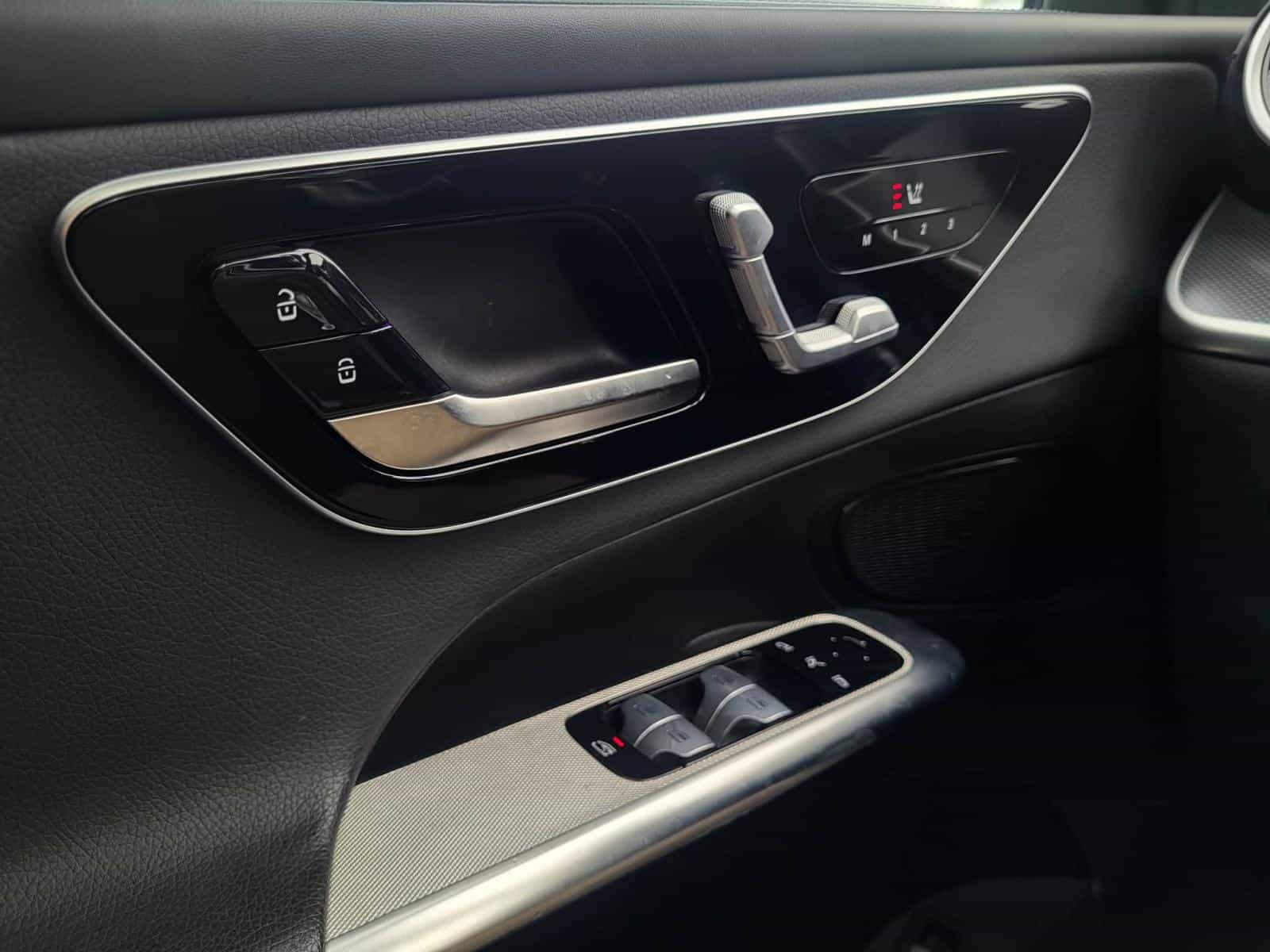 2024 Mercedes-Benz GLC GLC300 - Image 17