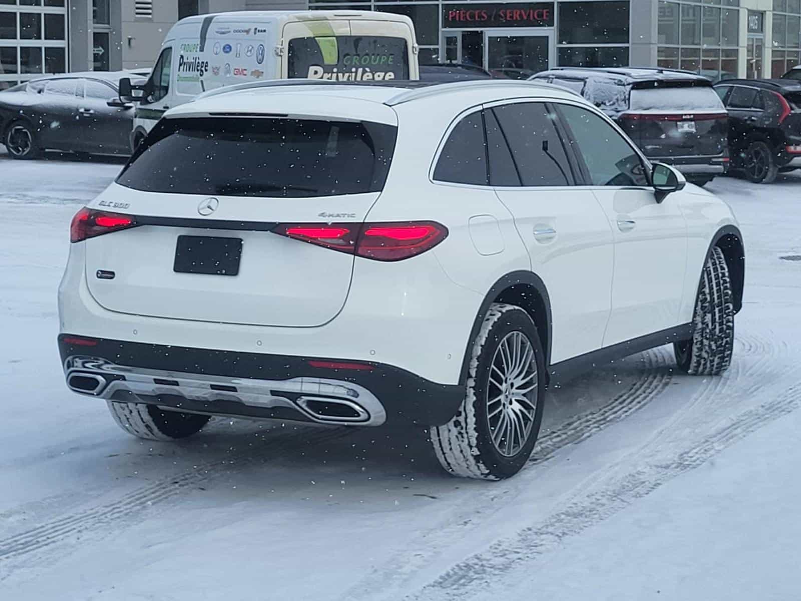 2024 Mercedes-Benz GLC GLC300 - Image 3