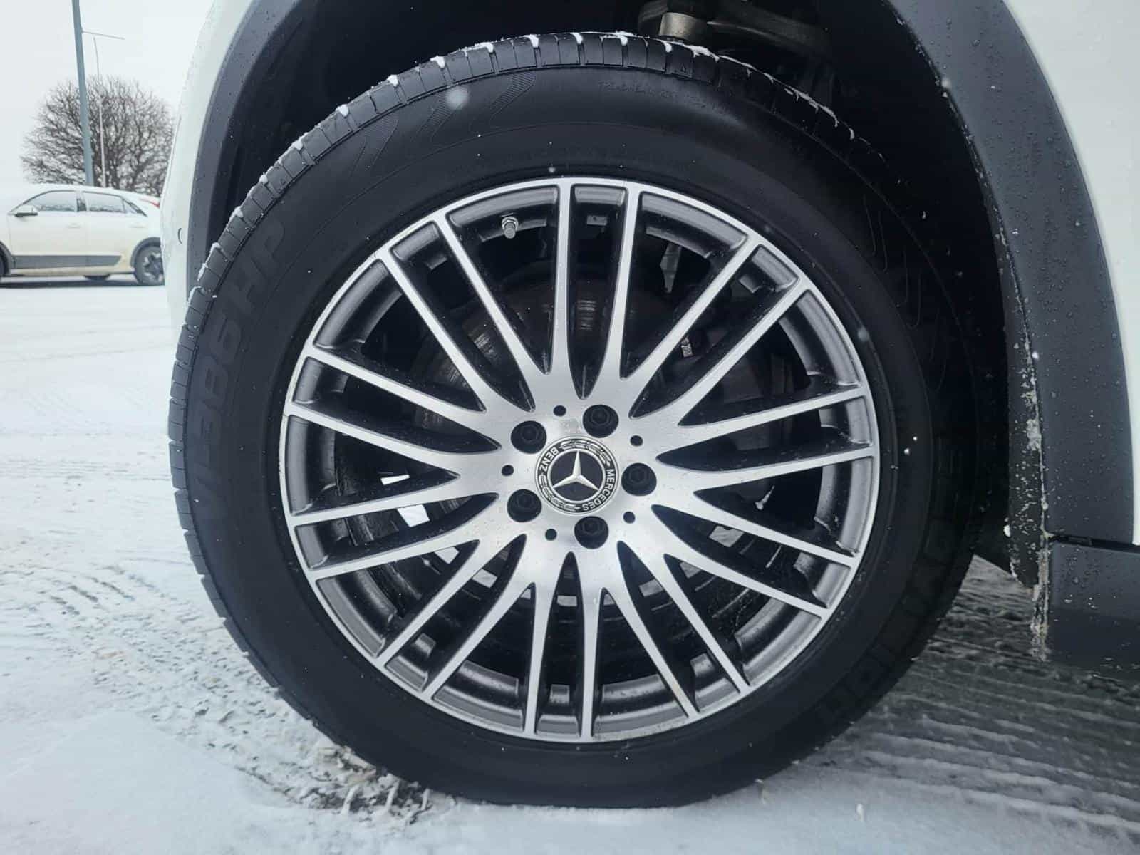 2024 Mercedes-Benz GLC GLC300 - Image 6