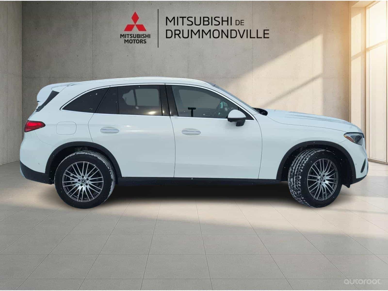 Image 2 Mercedes-Benz GLC GLC300 2024