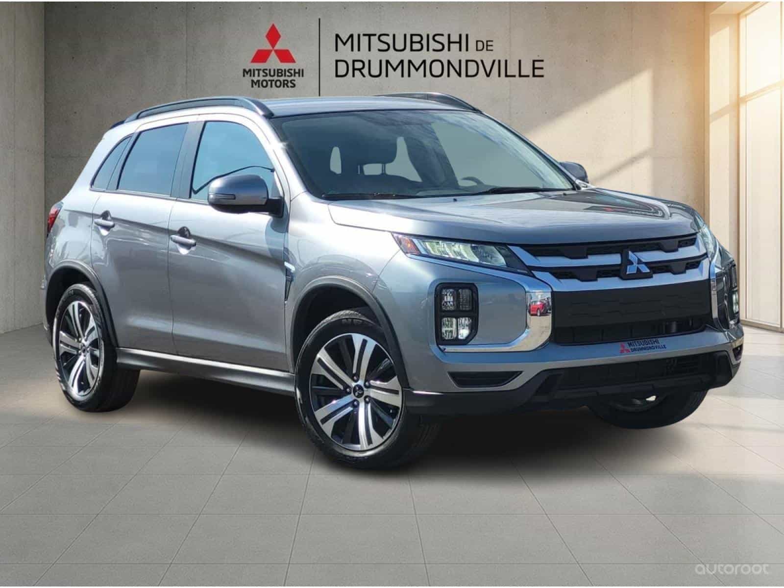 2023 Mitsubishi RVR SEL - Image 1