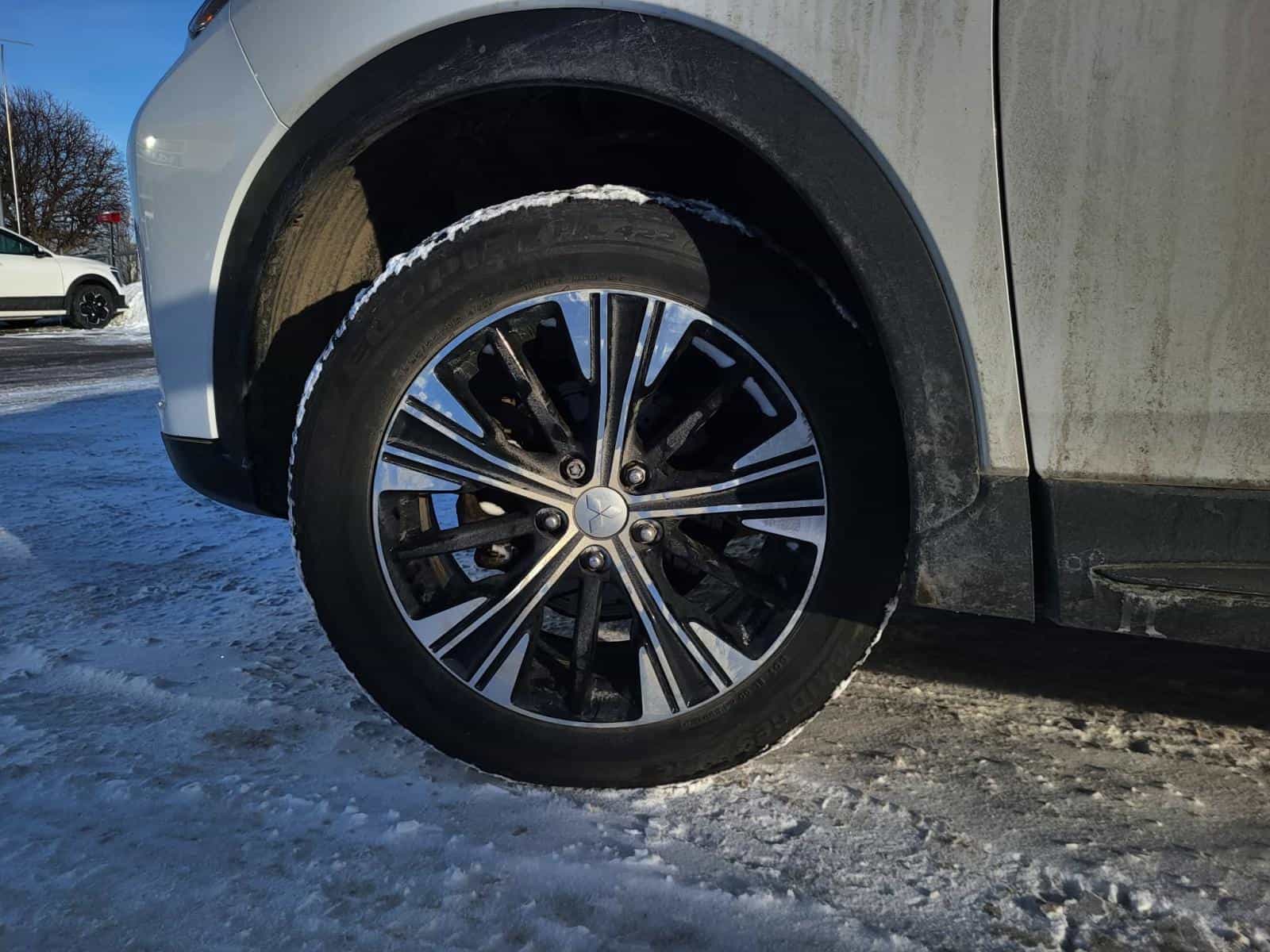 2020 Mitsubishi Eclipse Cross ES - Image 4