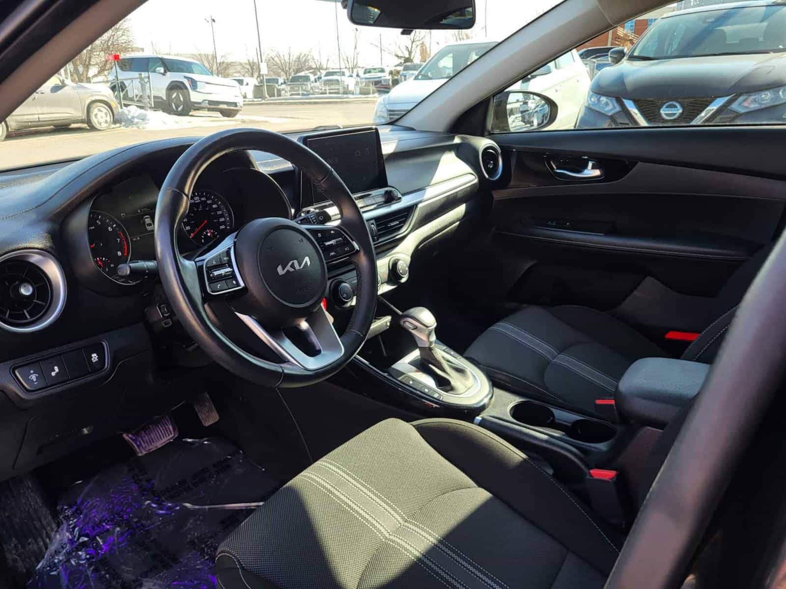 2023 Kia Forte EX - Image 6