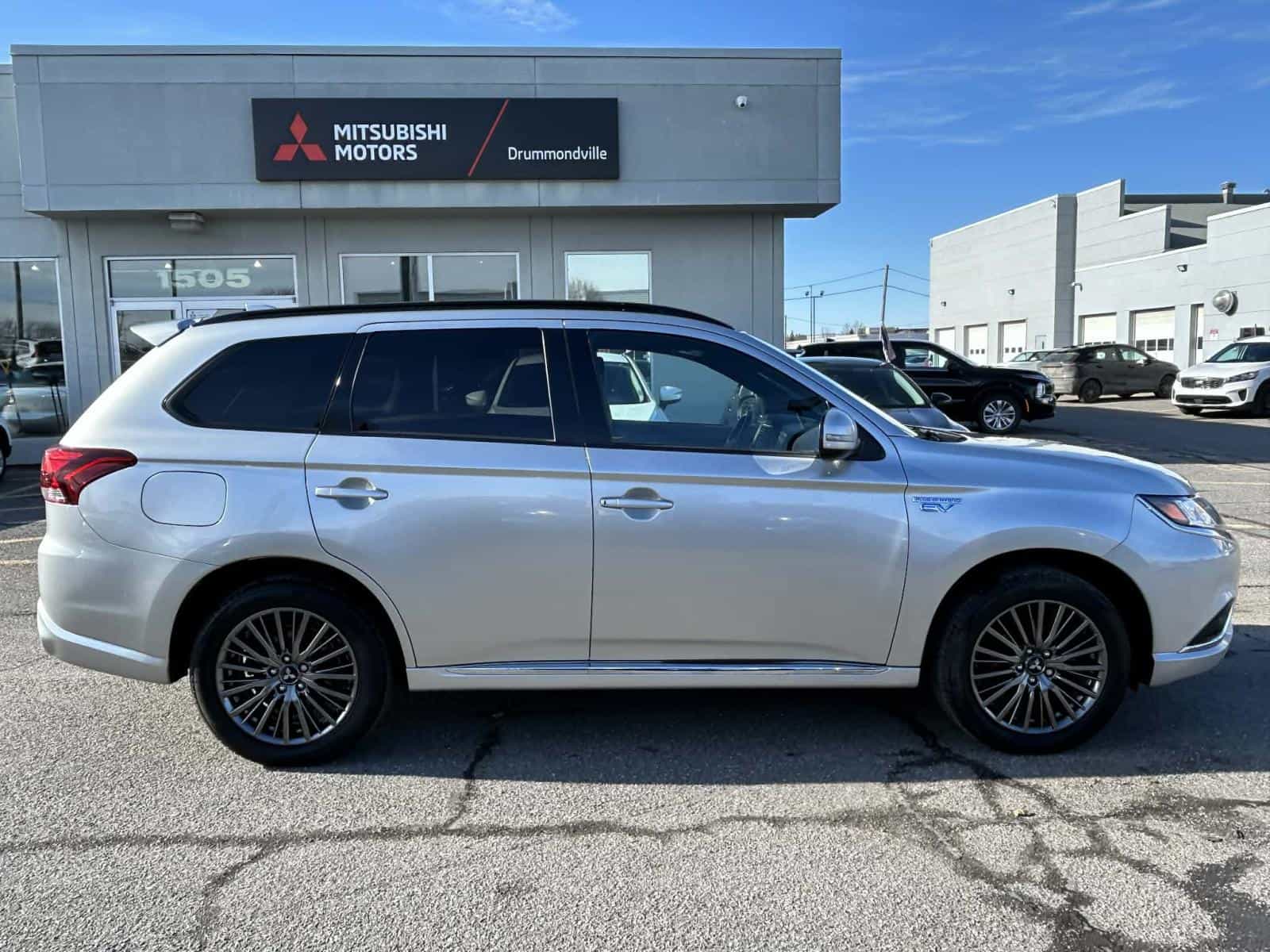 Image 3 Mitsubishi Outlander Black Edition 2022