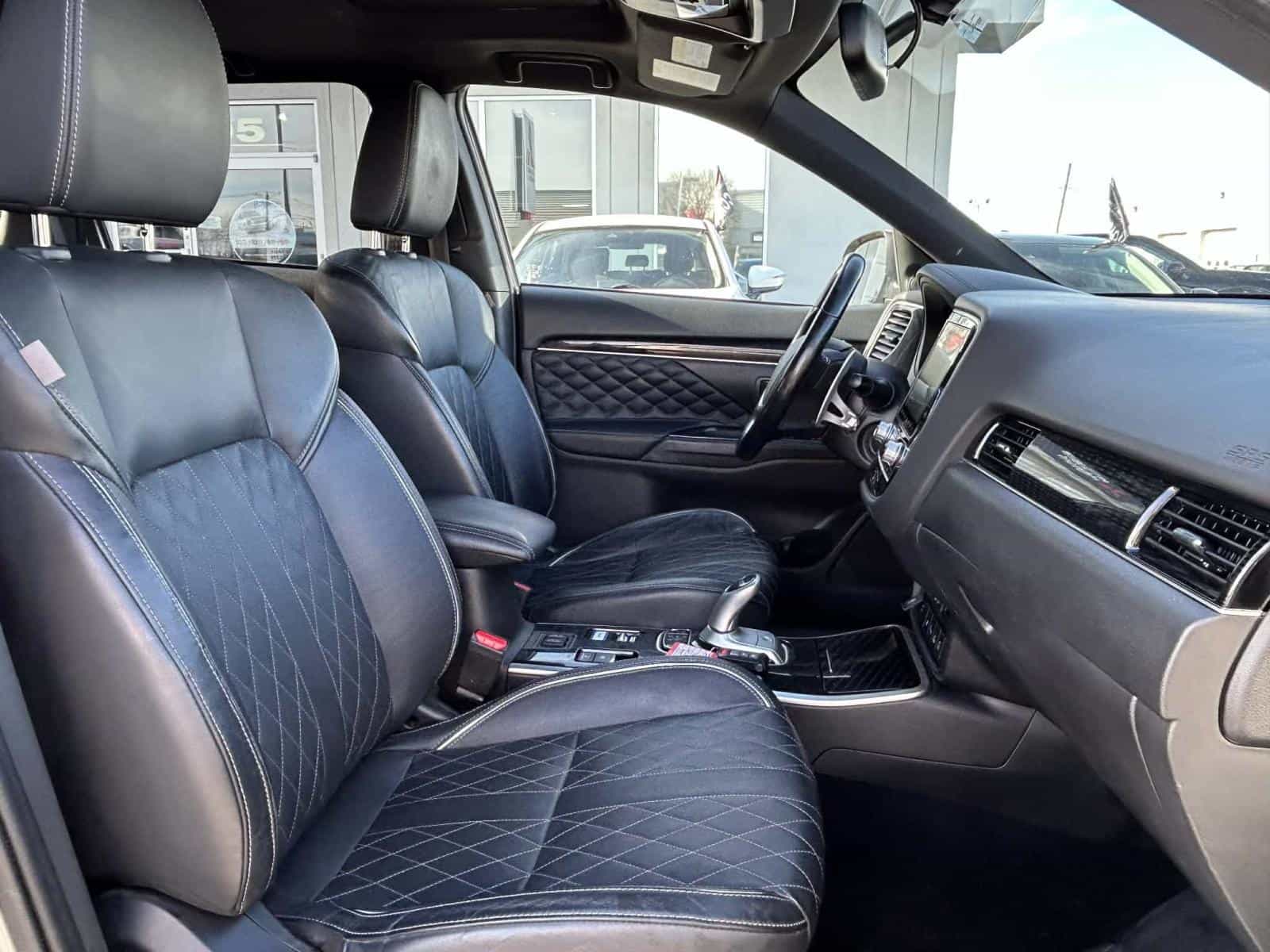 Image 12 Mitsubishi Outlander Black Edition 2022