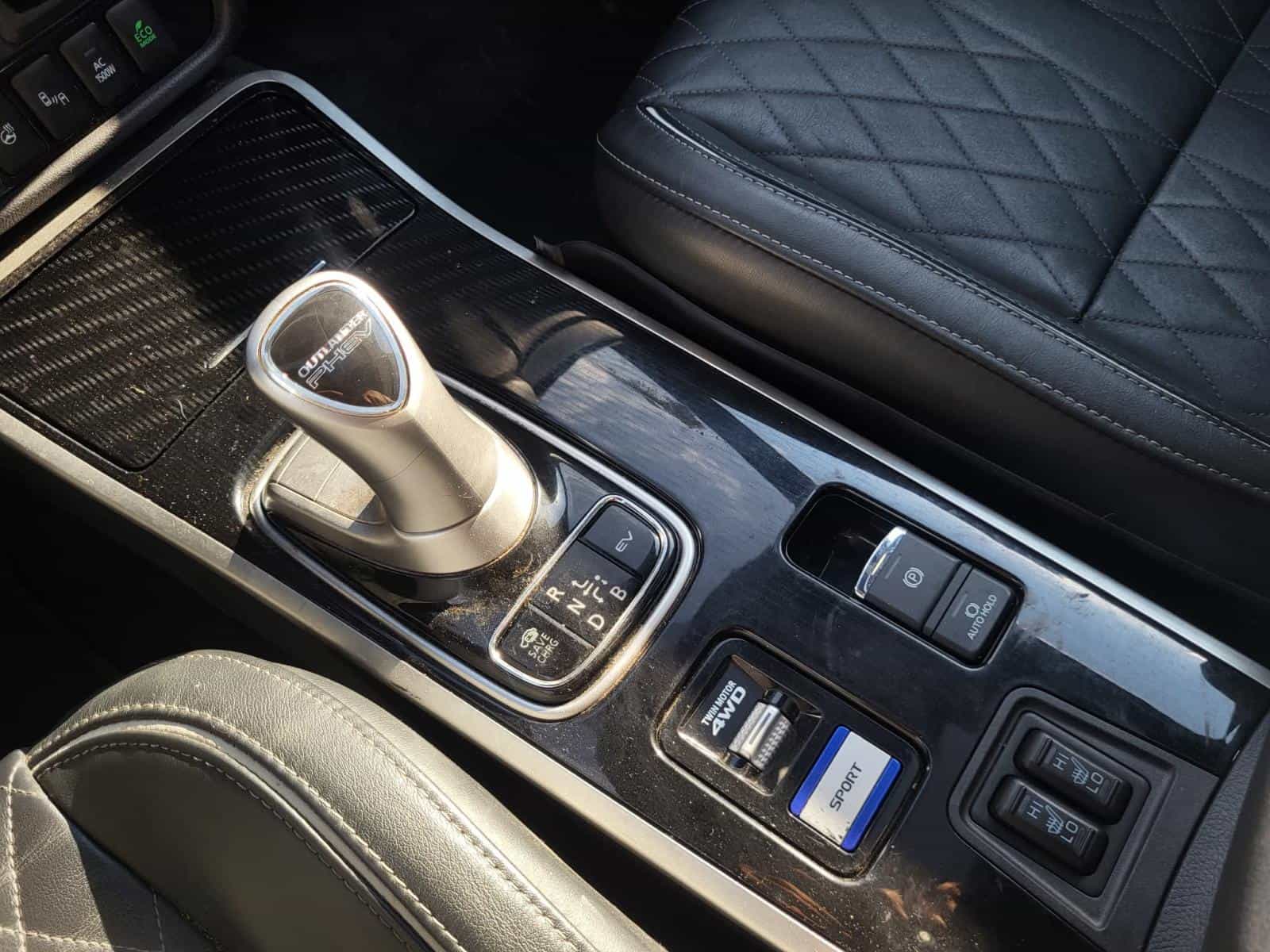 2022 Mitsubishi Outlander Black Edition - Image 17