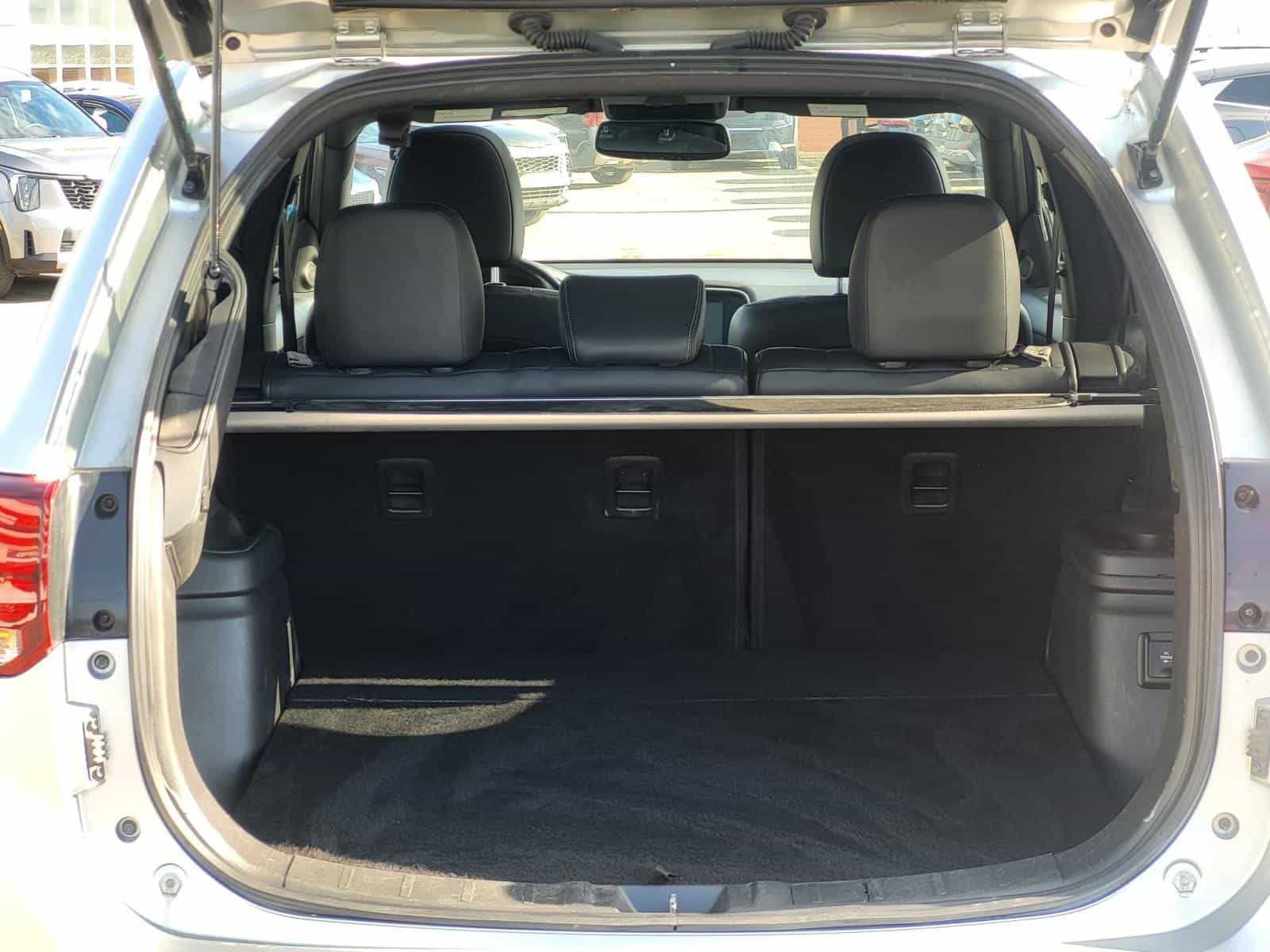 2022 Mitsubishi Outlander Black Edition - Image 24