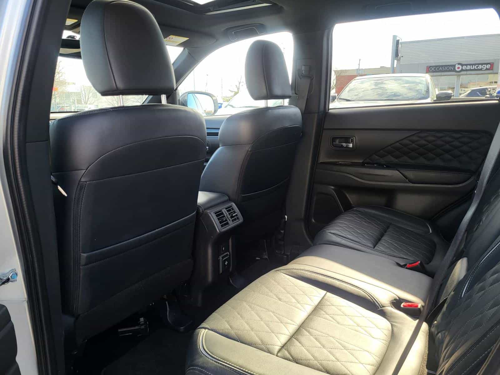 2022 Mitsubishi Outlander Black Edition - Image 22