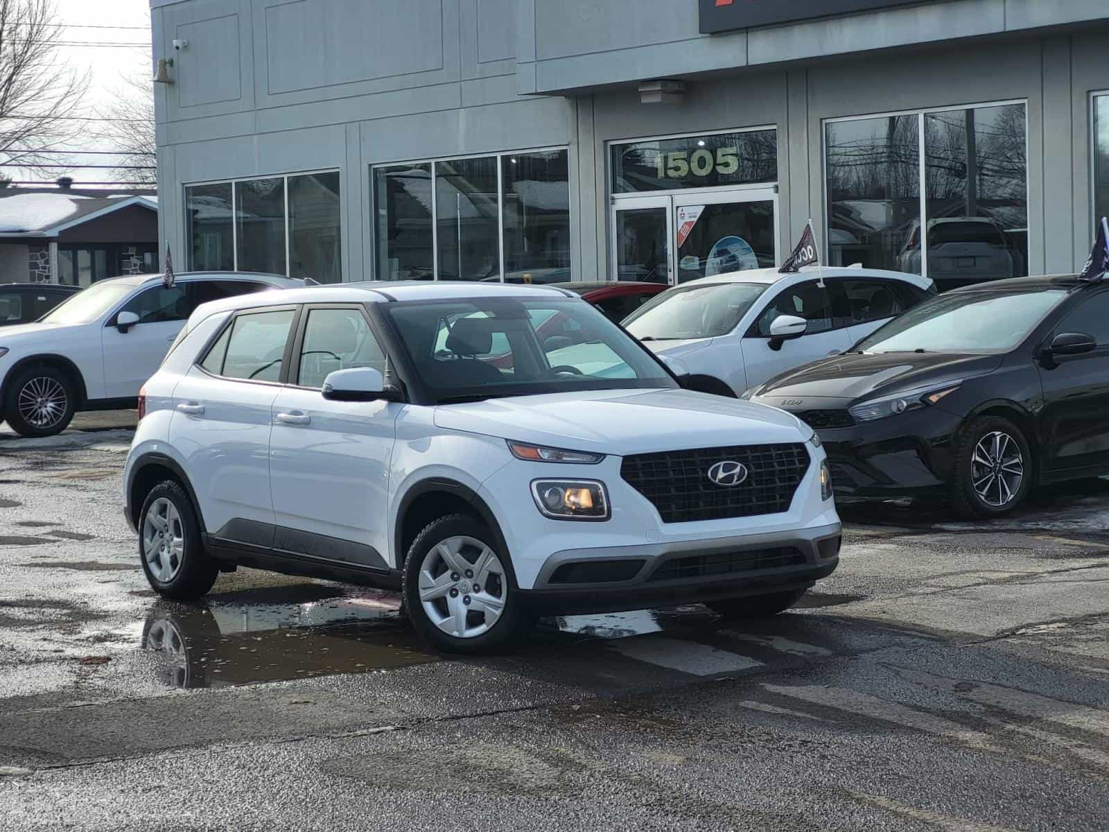 2022 Hyundai Venue Essential - Image 1