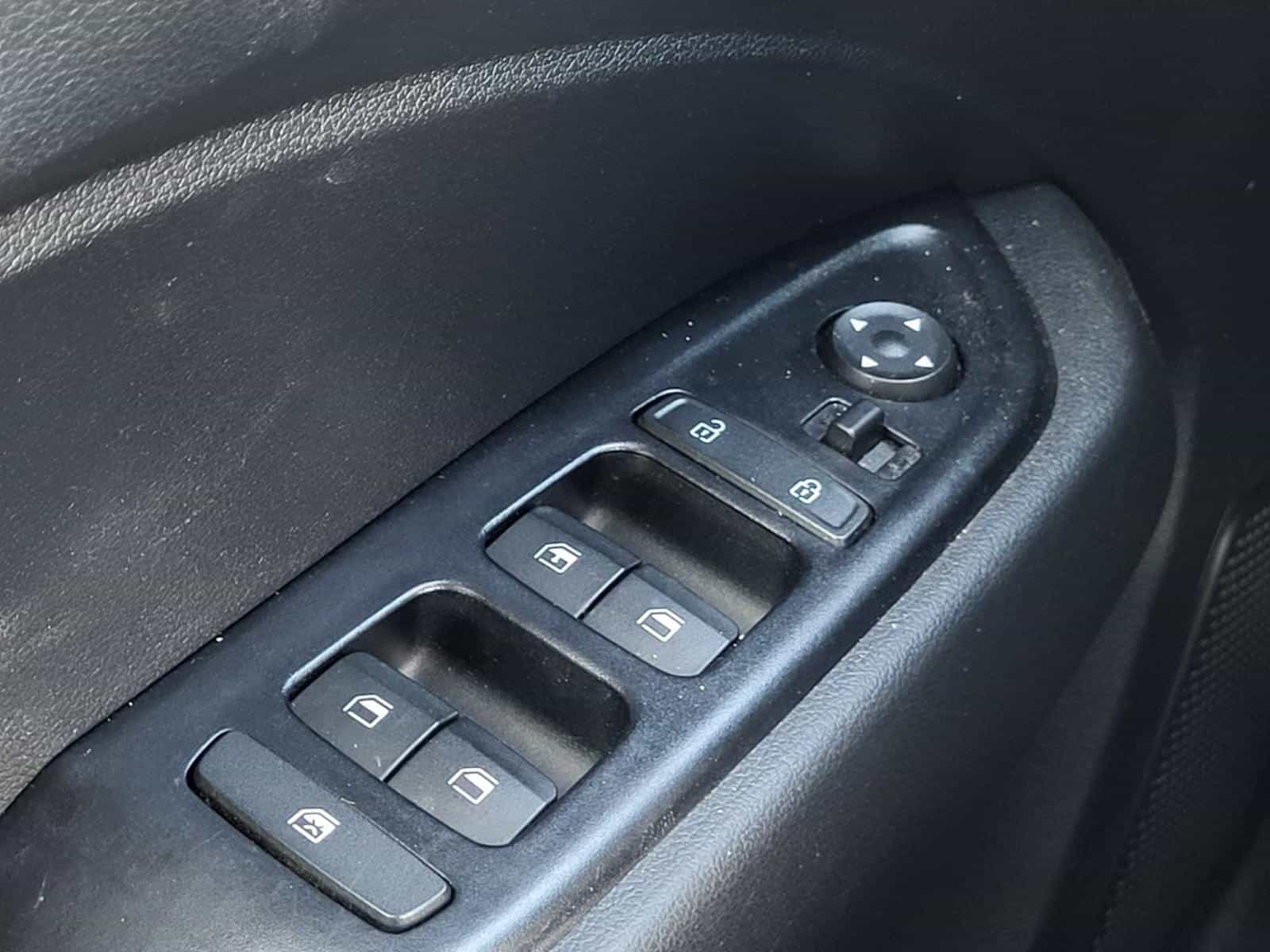 2022 Hyundai Venue Essential - Image 14