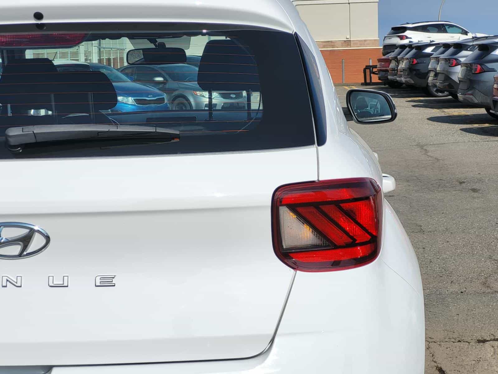 2022 Hyundai Venue Essential - Image 5