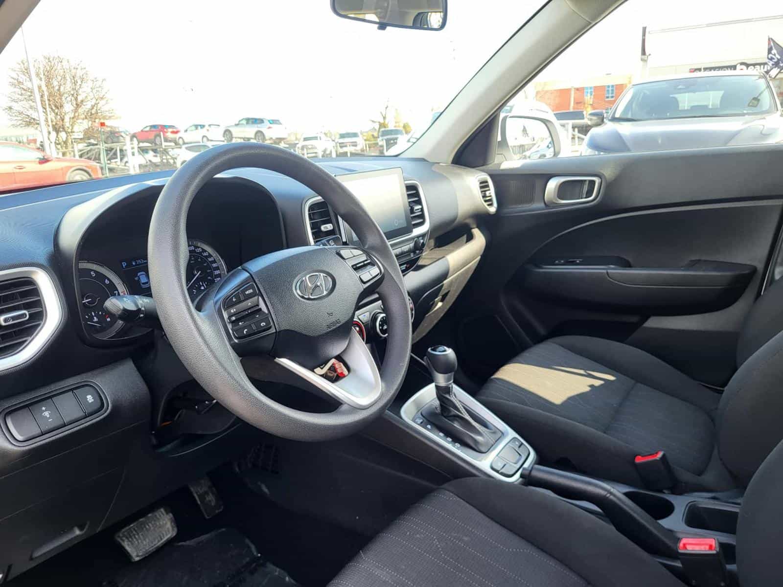 2022 Hyundai Venue Essential - Image 7