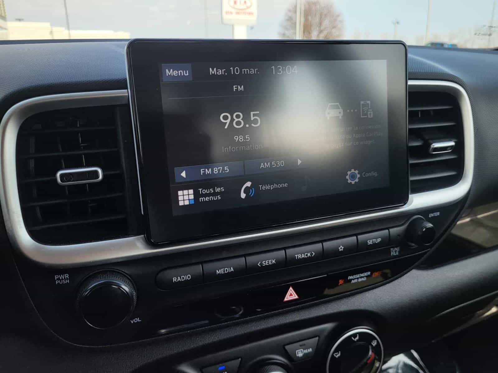 2022 Hyundai Venue Essential - Image 9