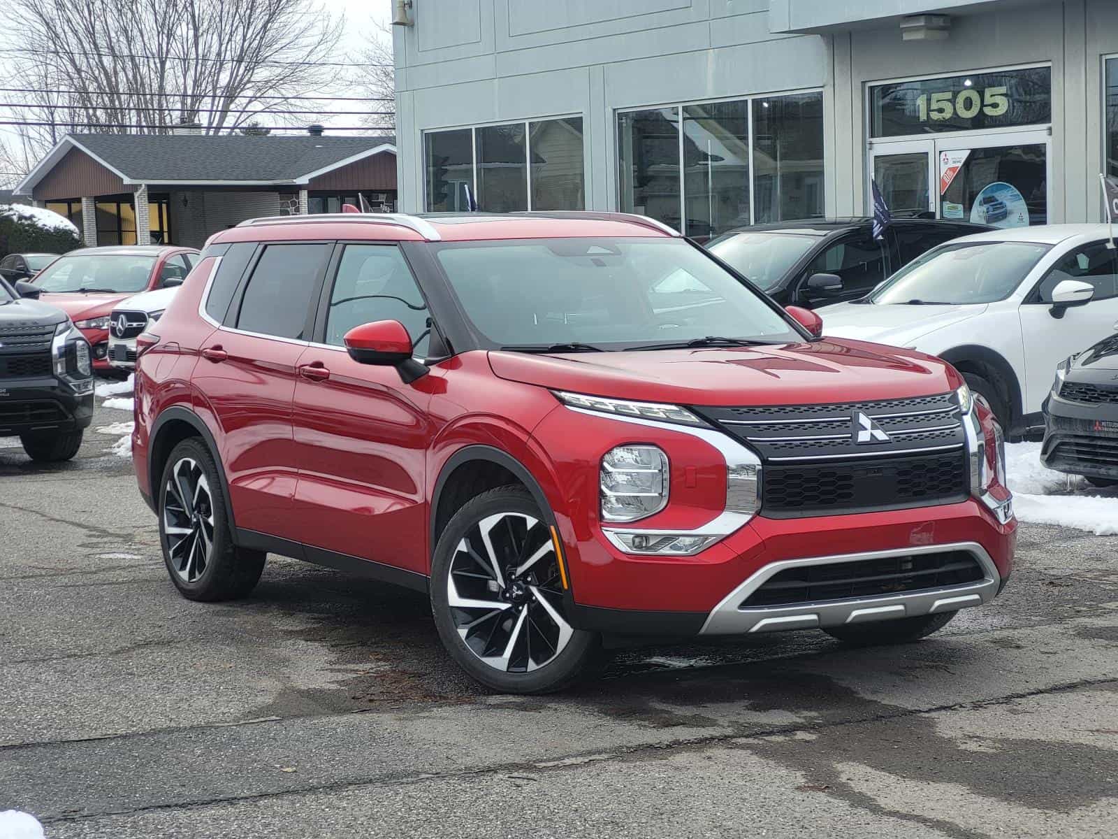 2022 Mitsubishi Outlander SEL - Image 1