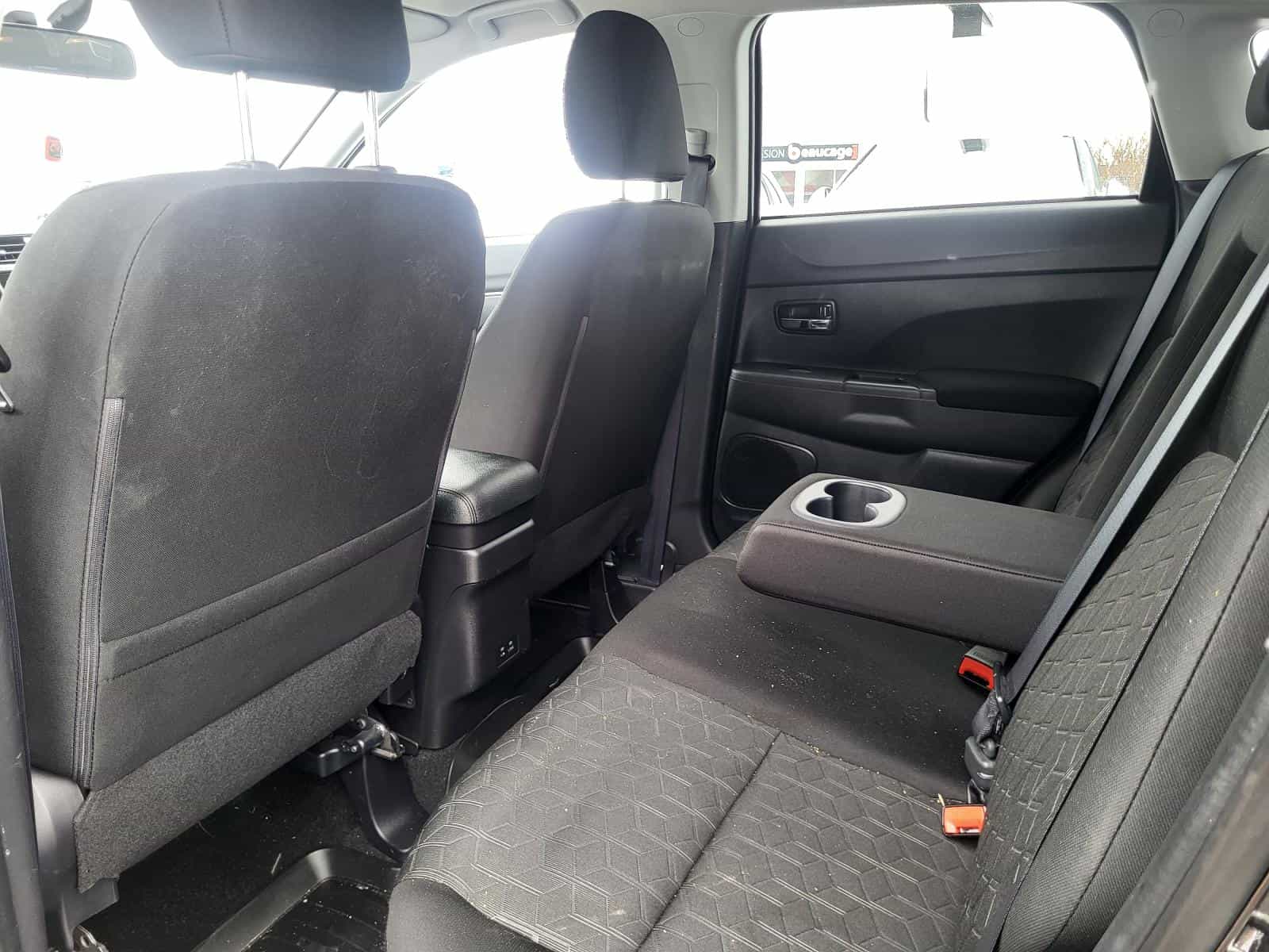 2023 Mitsubishi RVR SE - Image 7