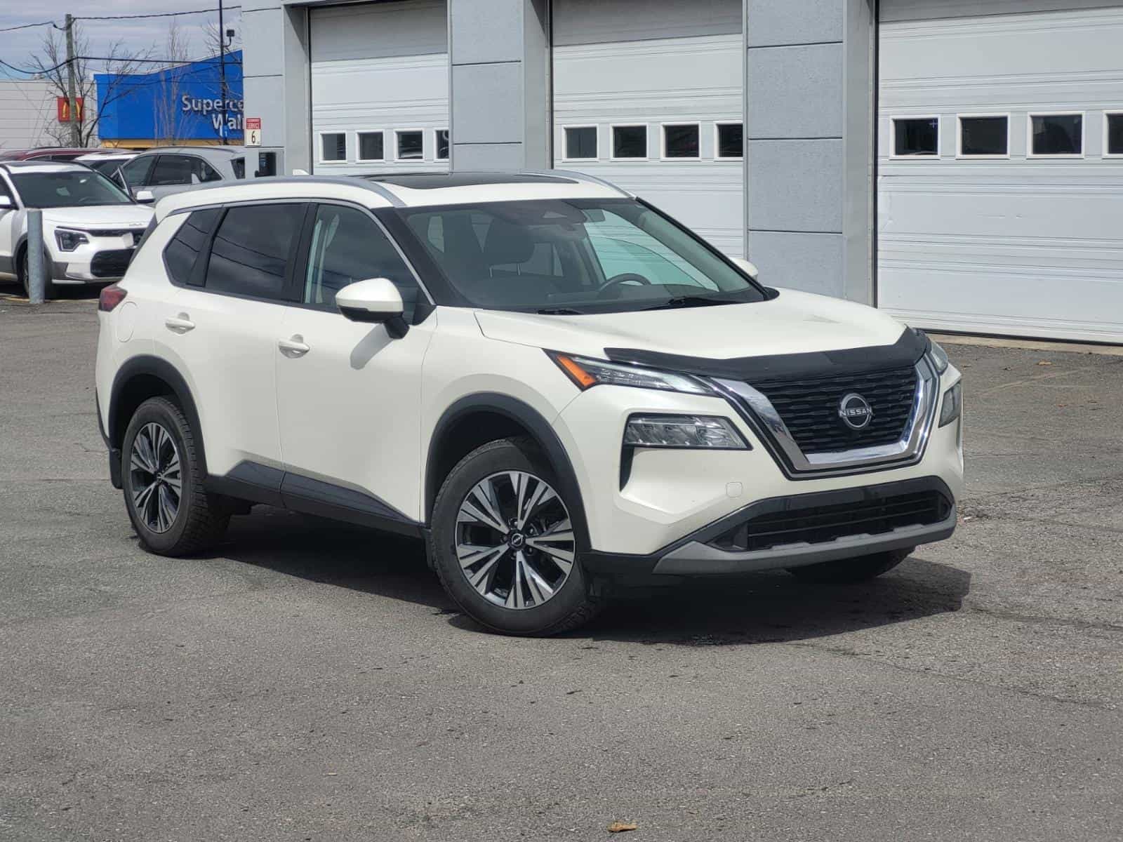 2023 Nissan Rogue SV - Image 1