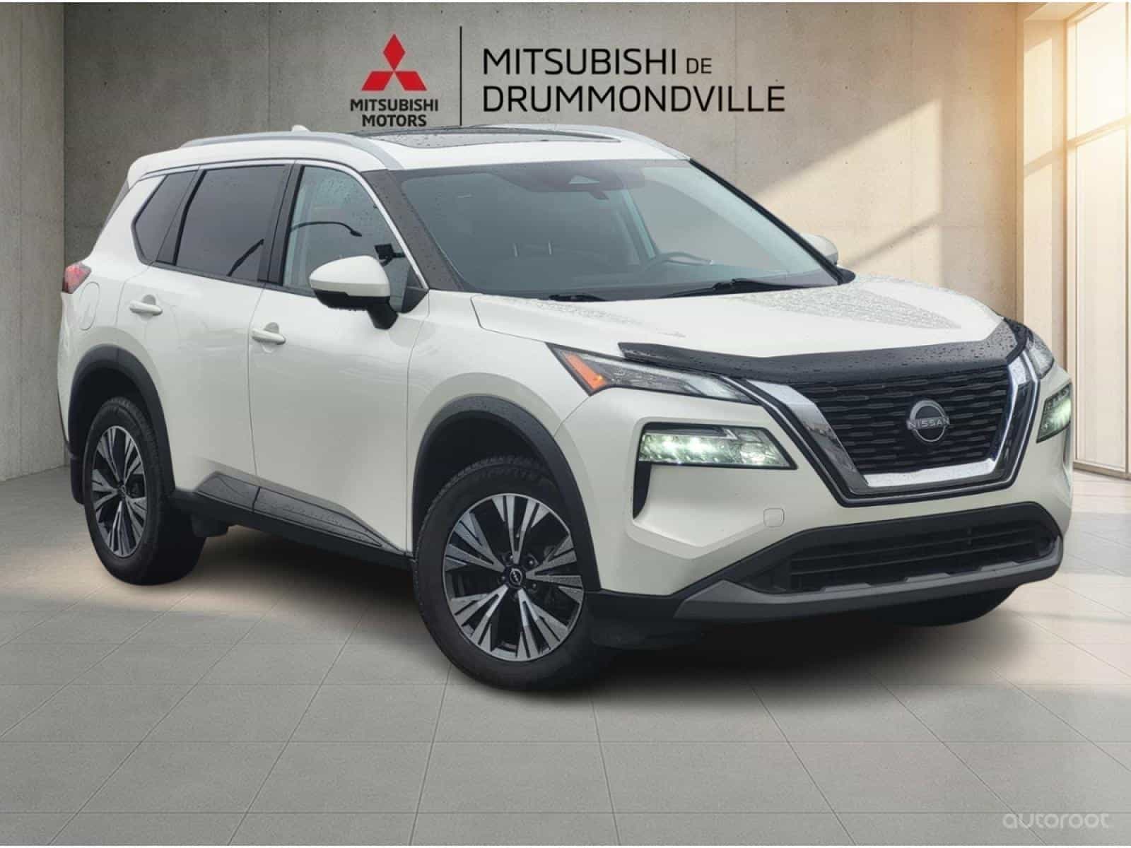 2023 Nissan Rogue SV - Image 1