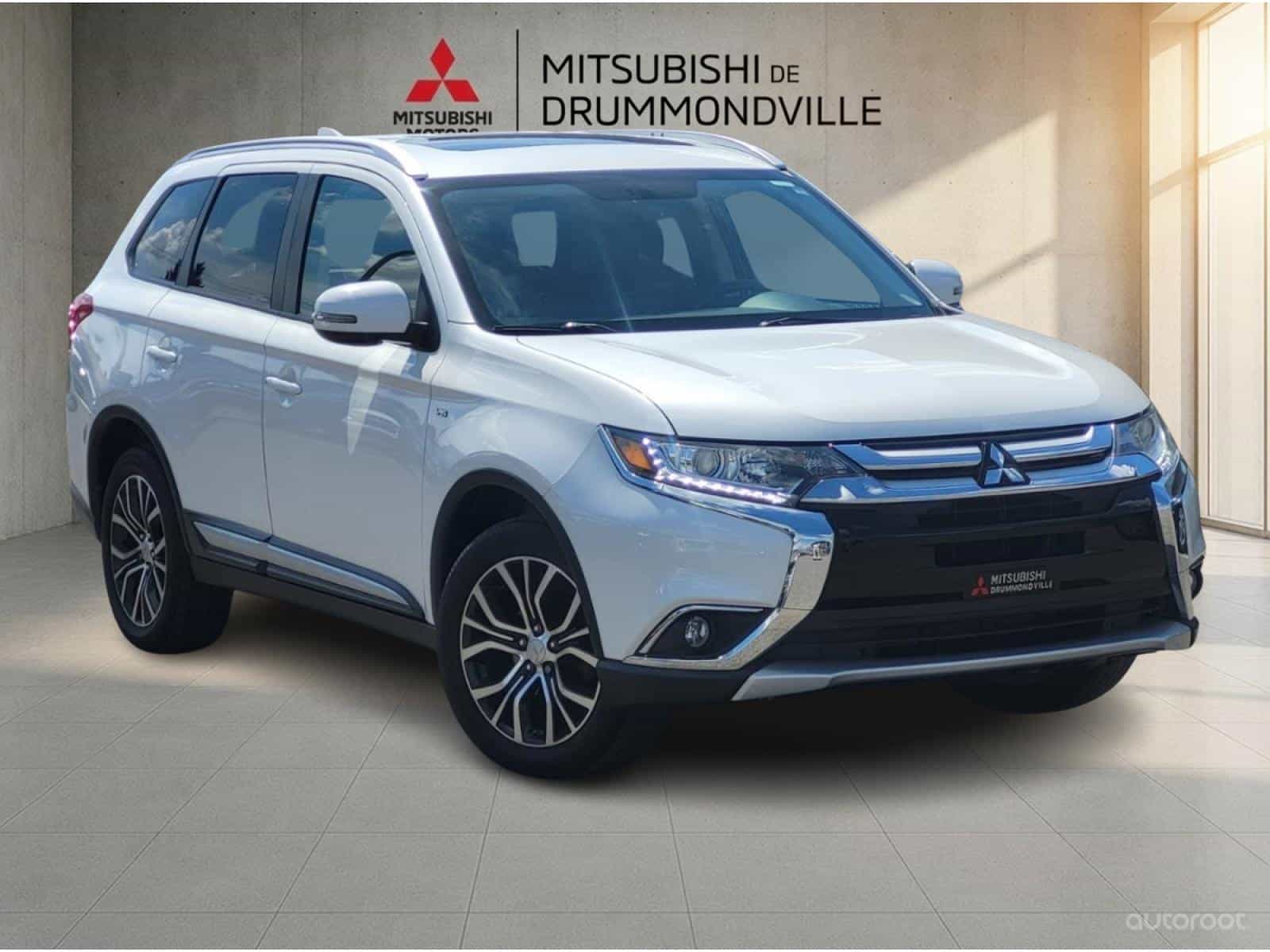 2017 Mitsubishi Outlander SE - Image 1