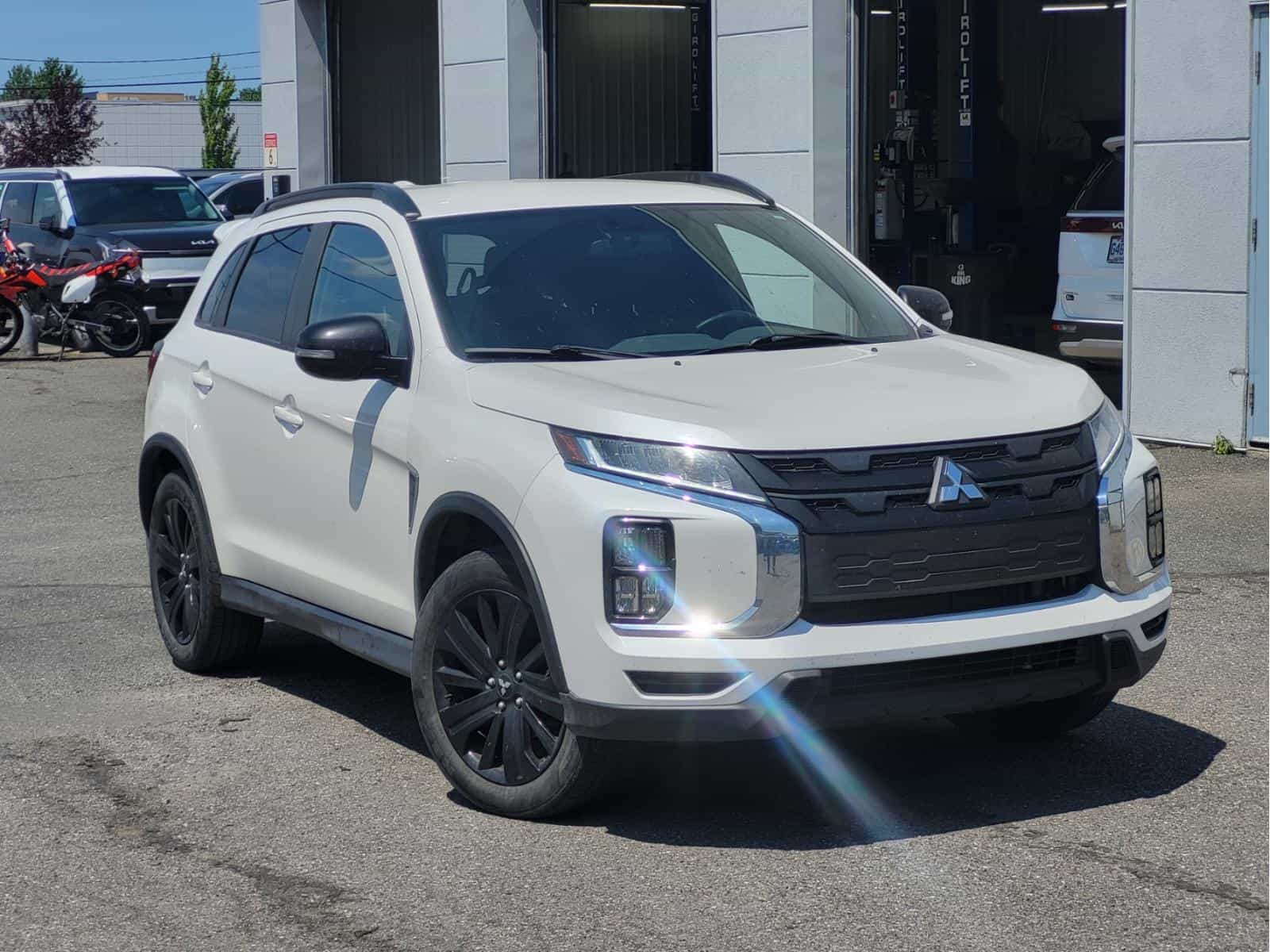 2021 Mitsubishi RVR LE - Image 1